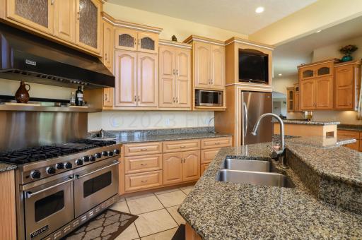 2043 ROSE CREEK Boulevard S, Fargo, ND 58104