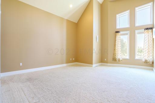 2043 ROSE CREEK Boulevard S, Fargo, ND 58104