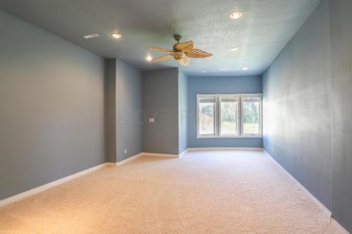 2043 ROSE CREEK Boulevard S, Fargo, ND 58104