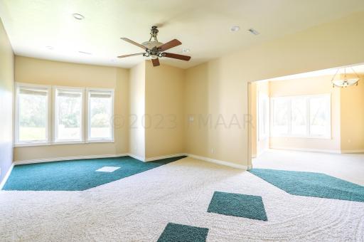 2043 ROSE CREEK Boulevard S, Fargo, ND 58104