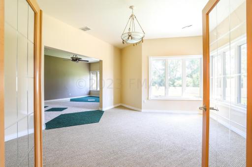 2043 ROSE CREEK Boulevard S, Fargo, ND 58104