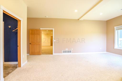 2043 ROSE CREEK Boulevard S, Fargo, ND 58104