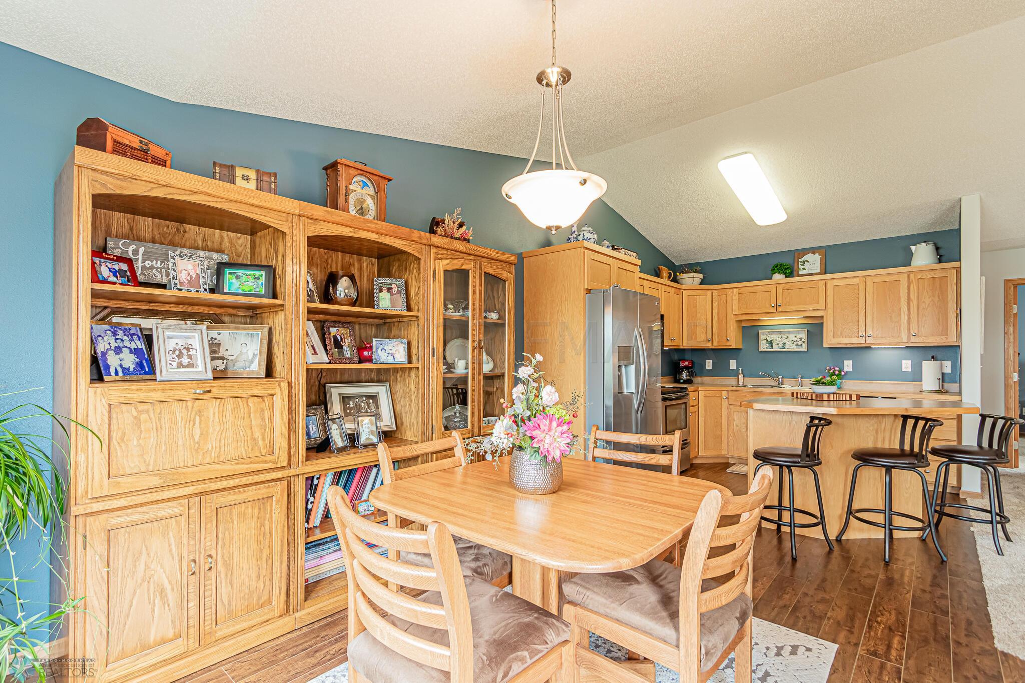 Dining to Kitchen