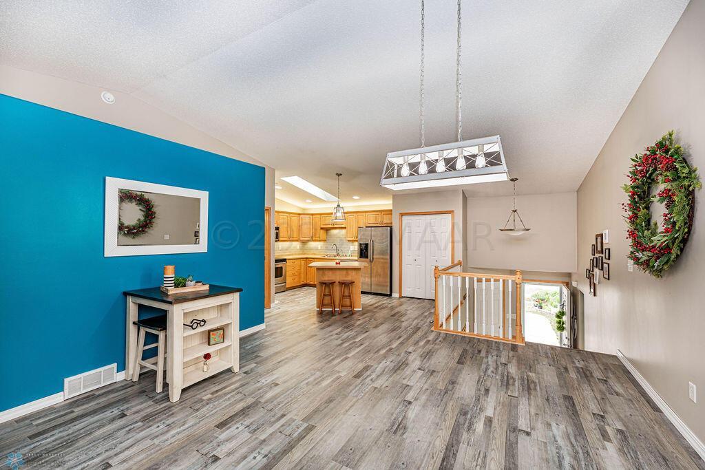 Dining to Kitchen