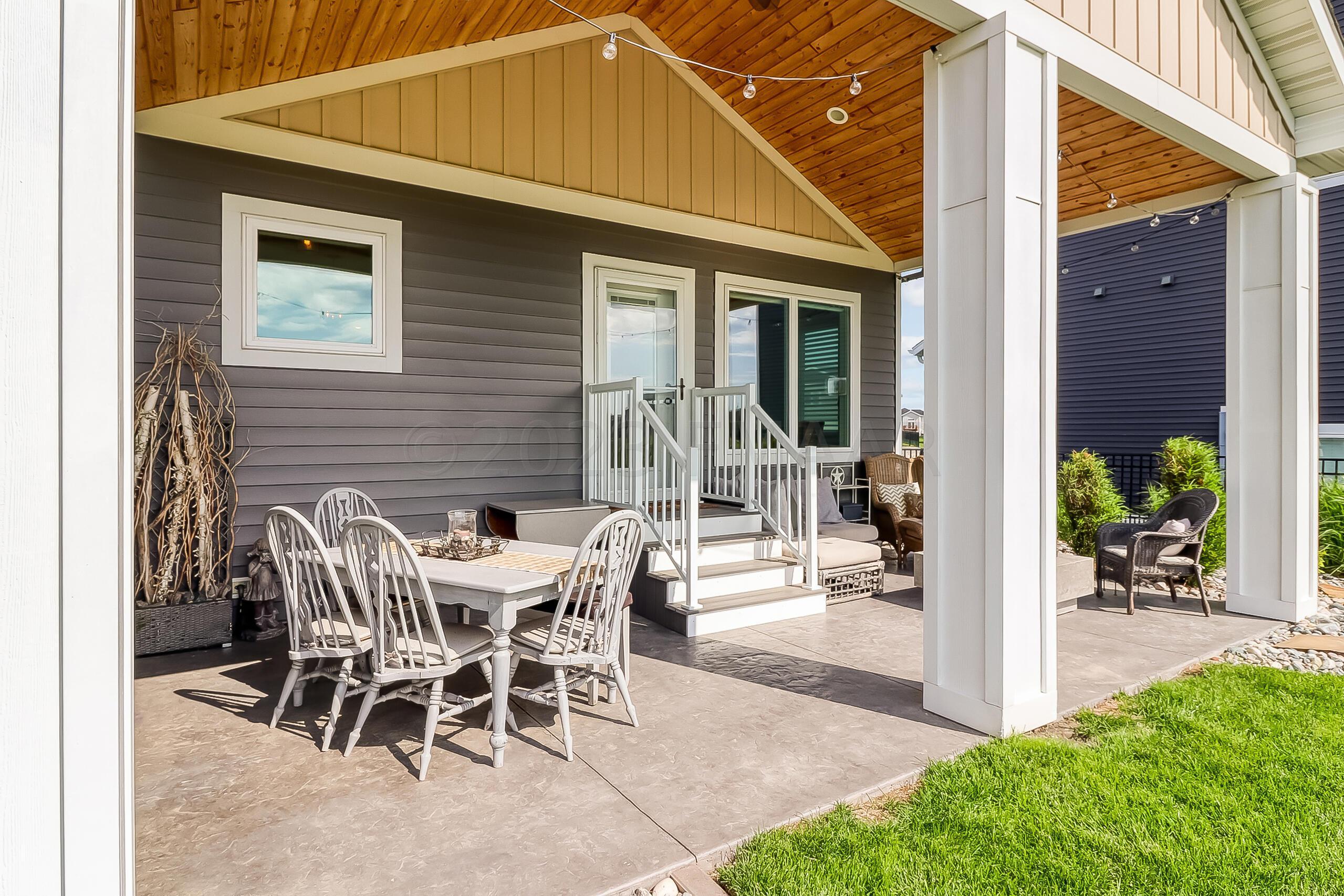 BackyardPatio1_3