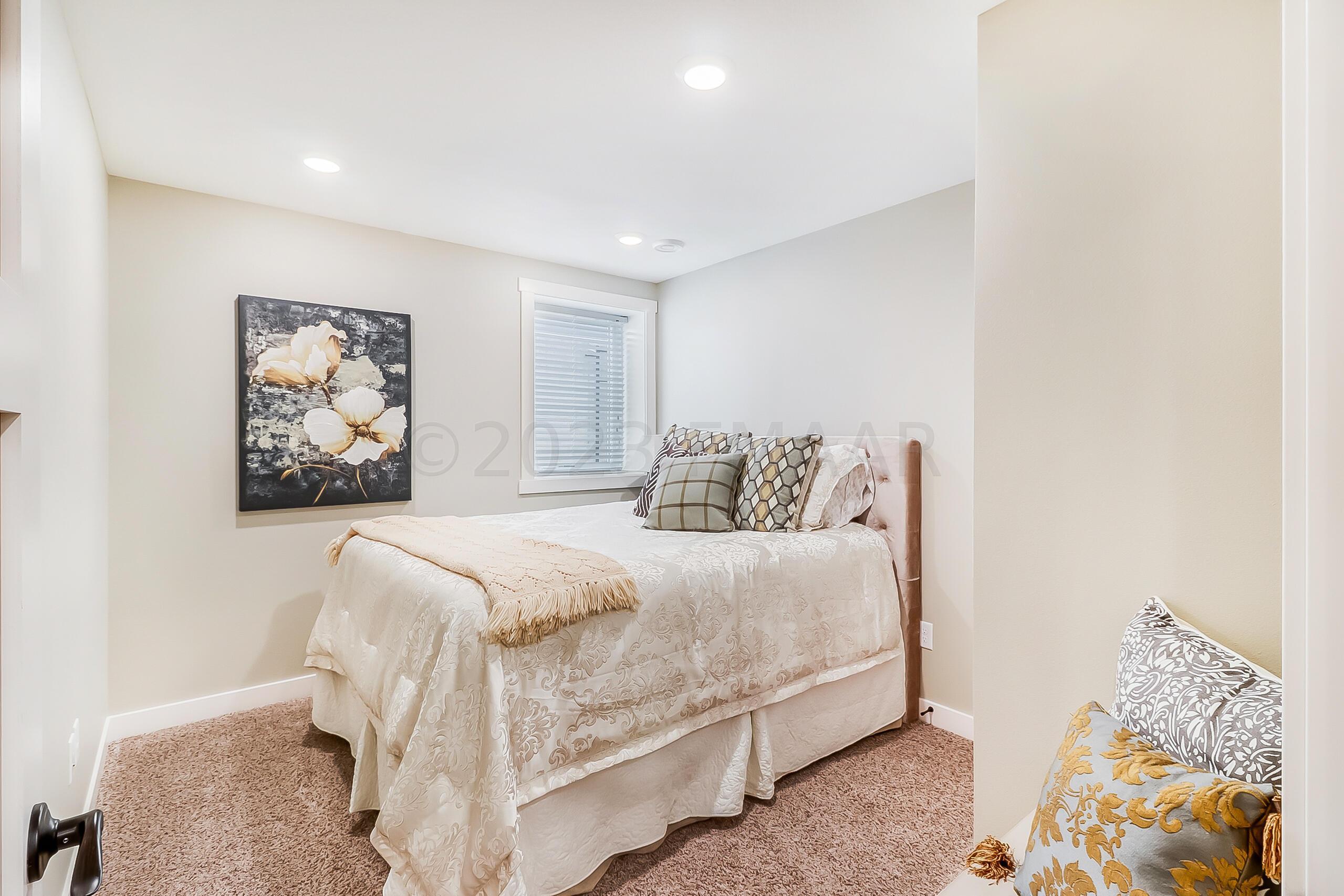 Basement bedroom2_1