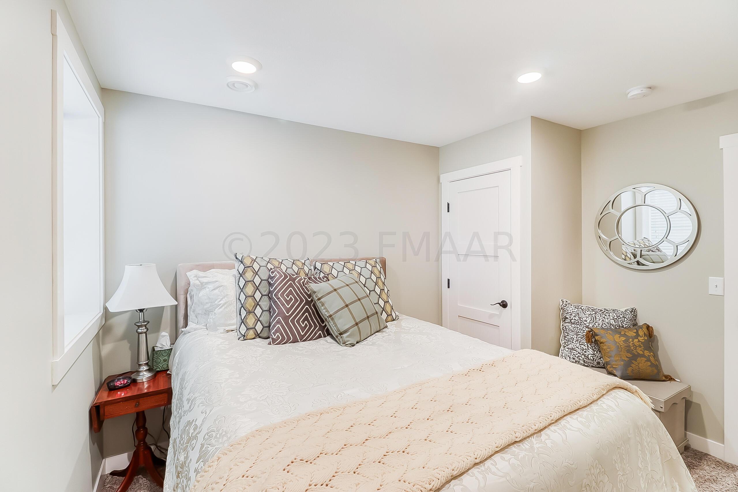 Basement Bedroom2_2