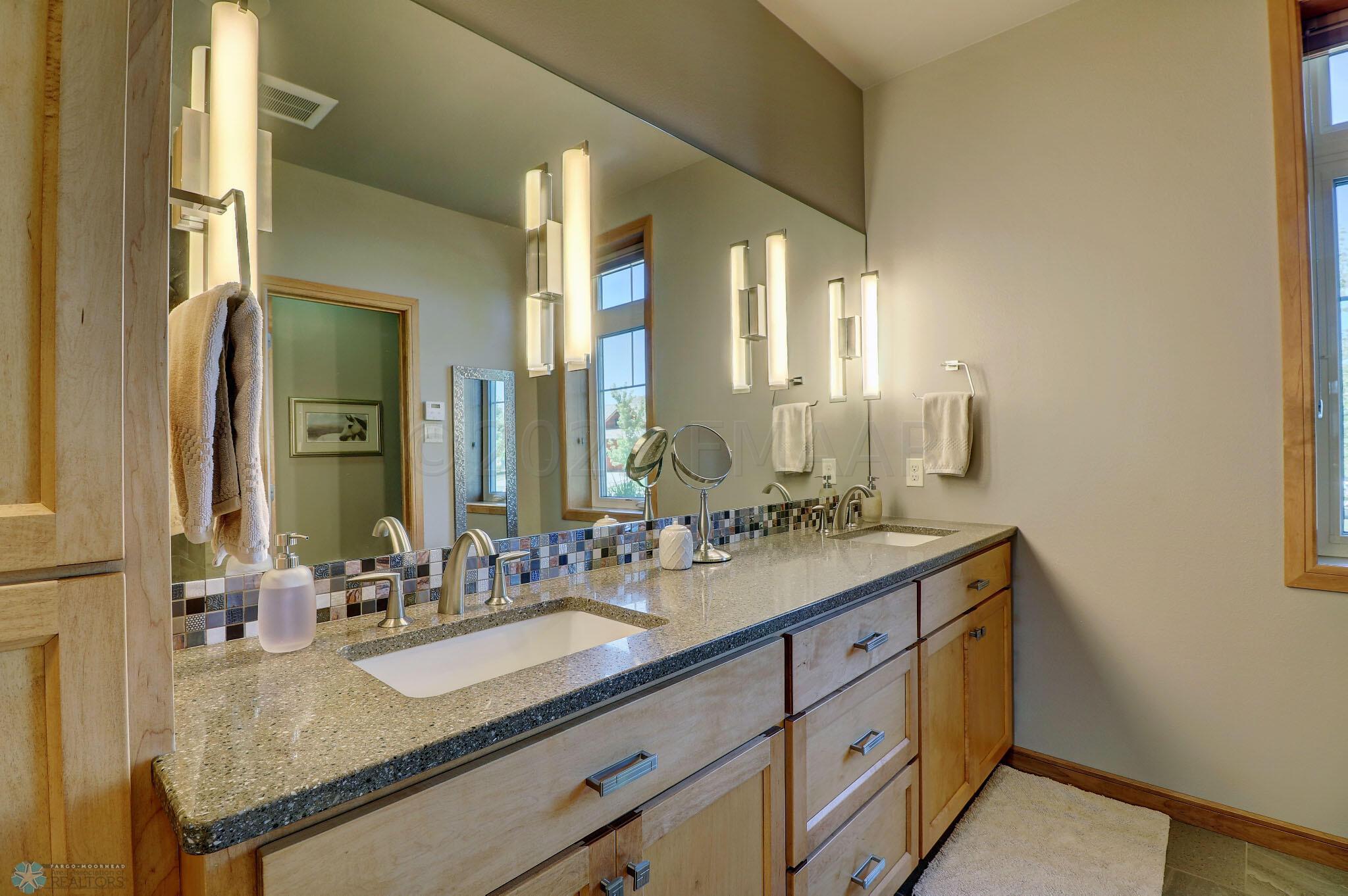 Master Bathroom1_1