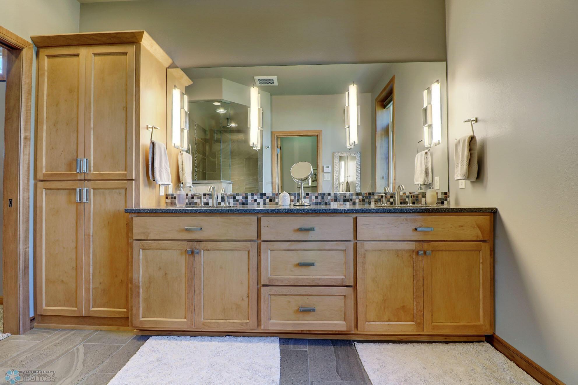 Master Bathroom1_2