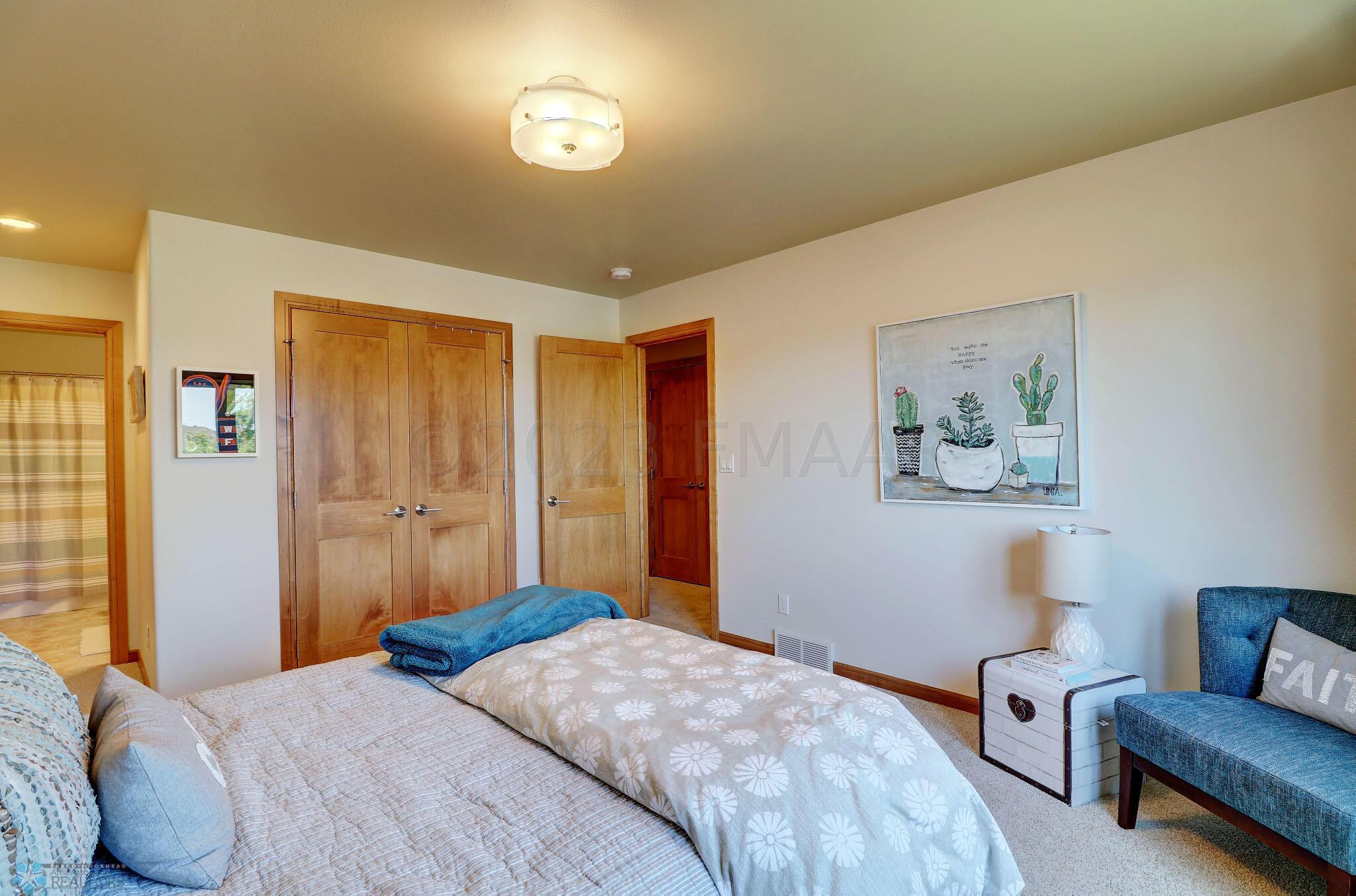 Upstairs Bedroom2_2