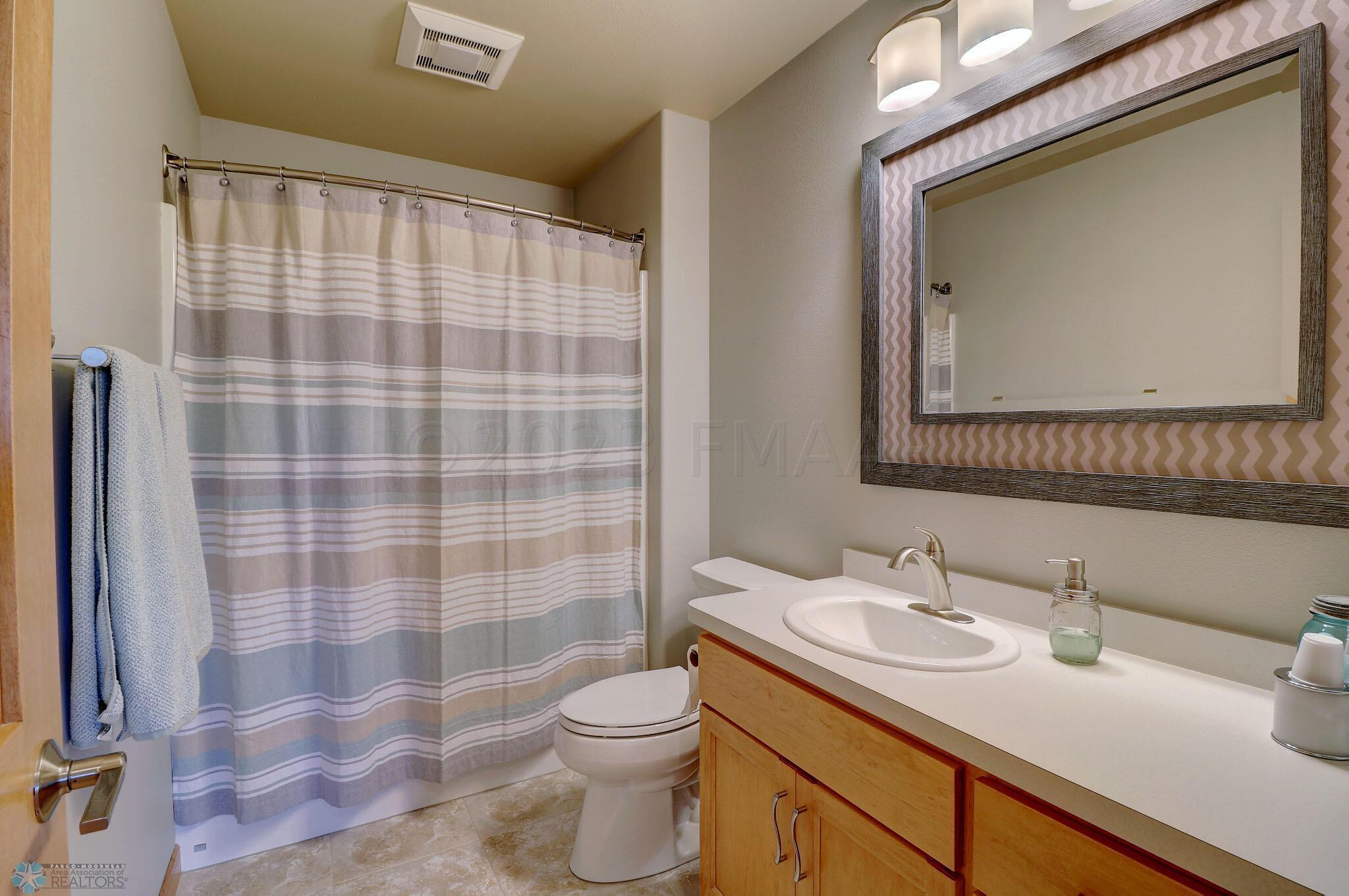 Upstairs Bedroom2_Bathroom