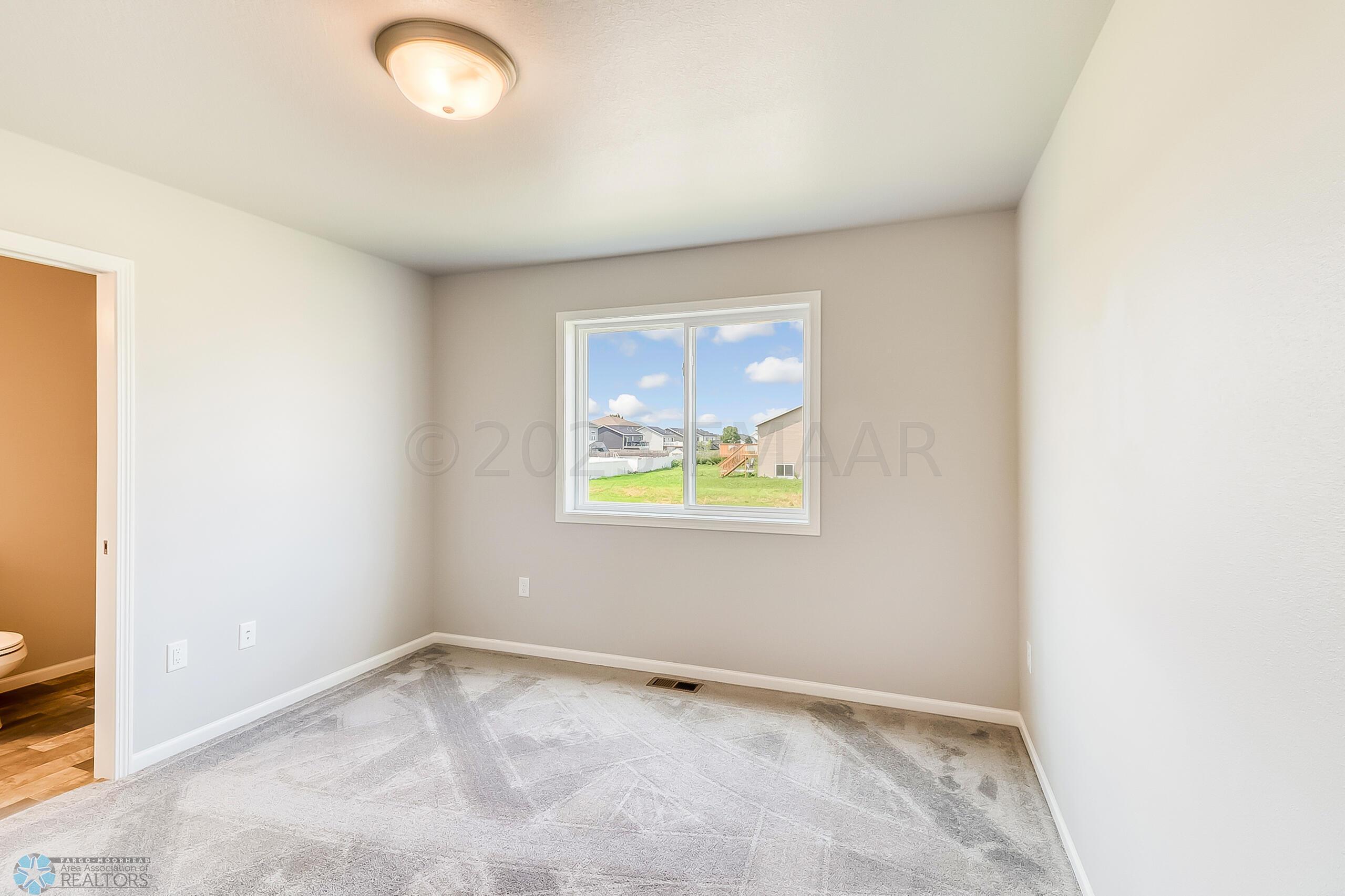 Primary Bedroom1_2