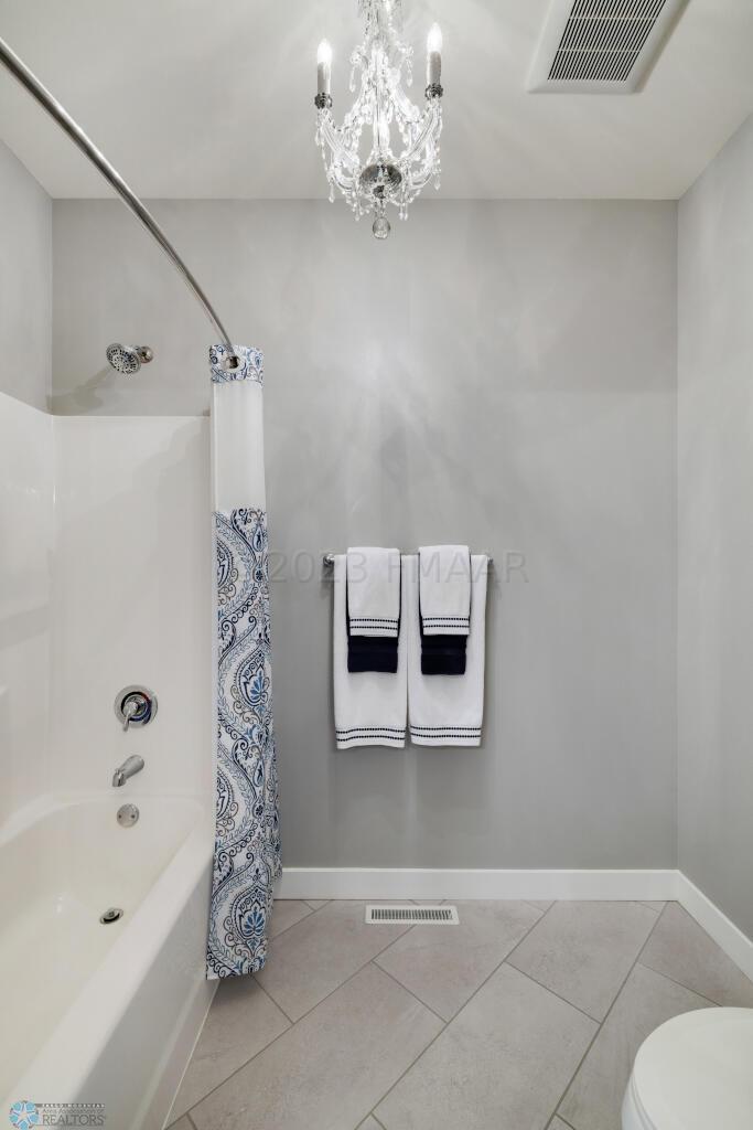 Upper Full Bath