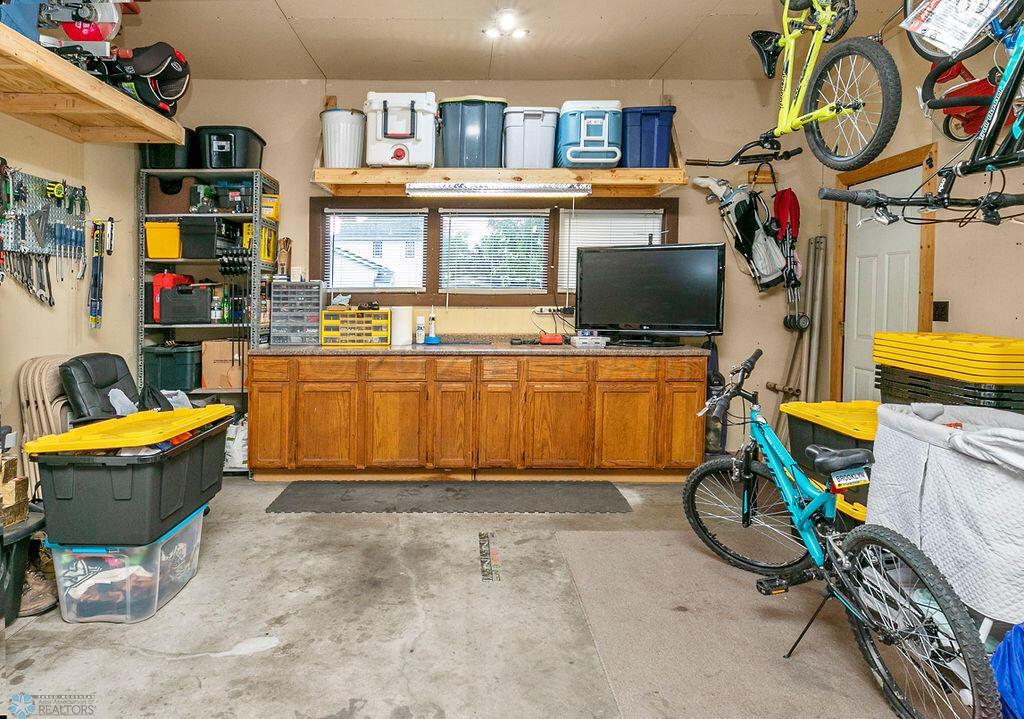 Garage shelving