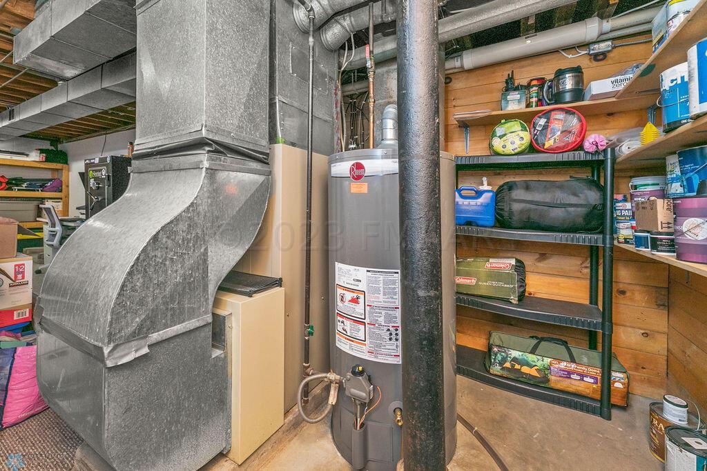 Large Utiltiy/Laundry/Storage