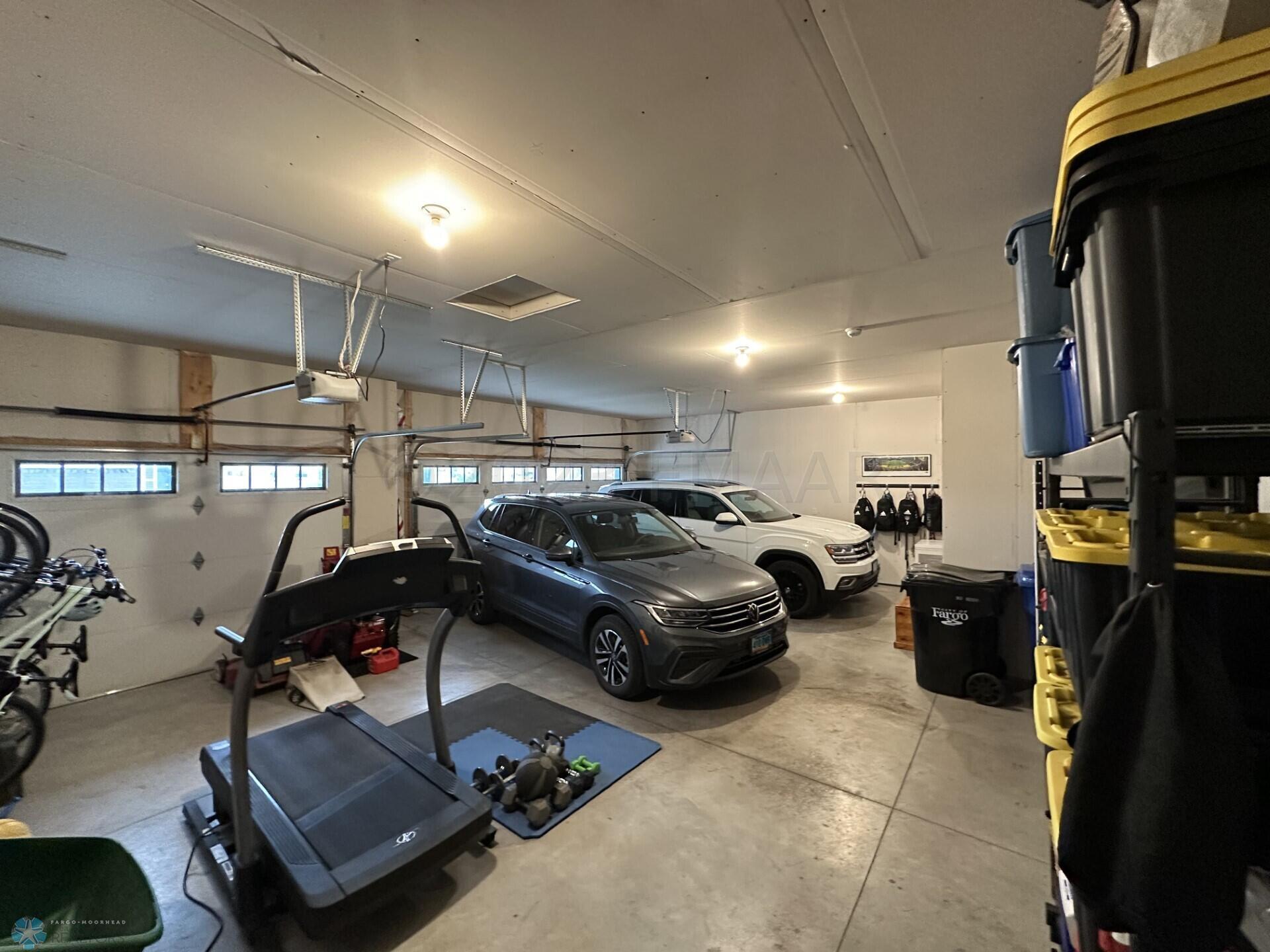 Oversized 3 stall garage
