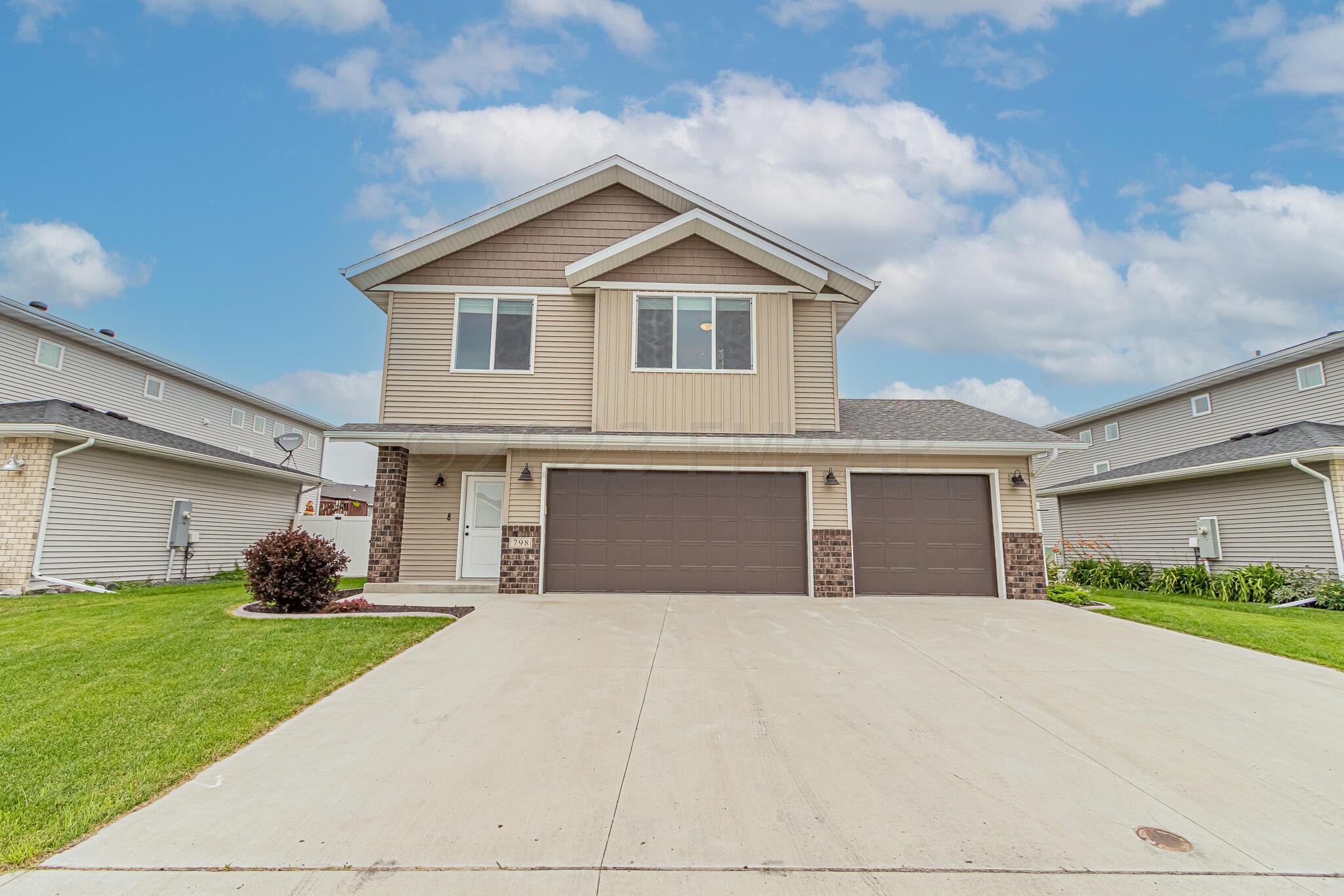 798 Albert Dr W, West Fargo, ND 58078-38