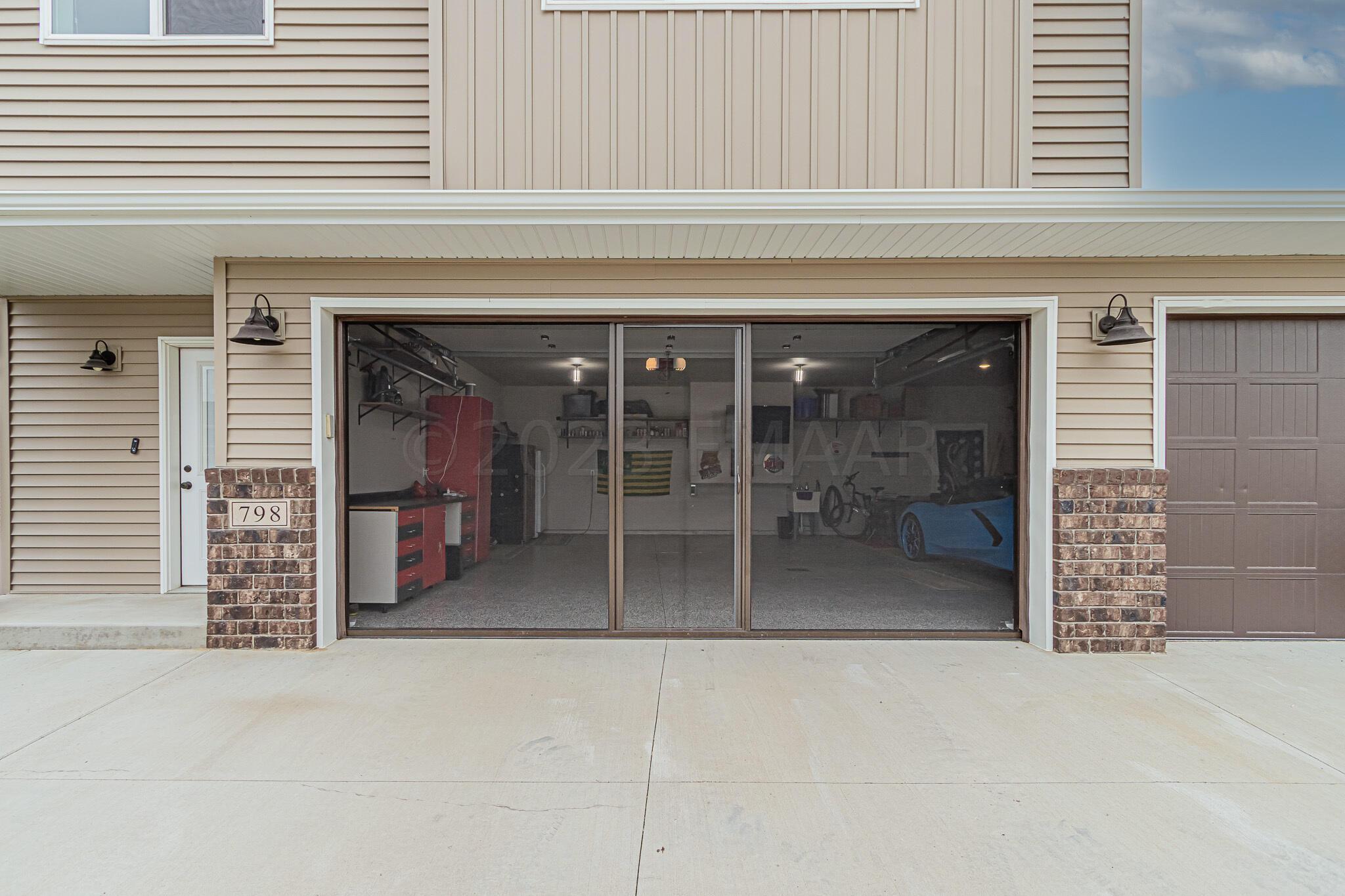 798 Albert Dr W, West Fargo, ND 58078-42