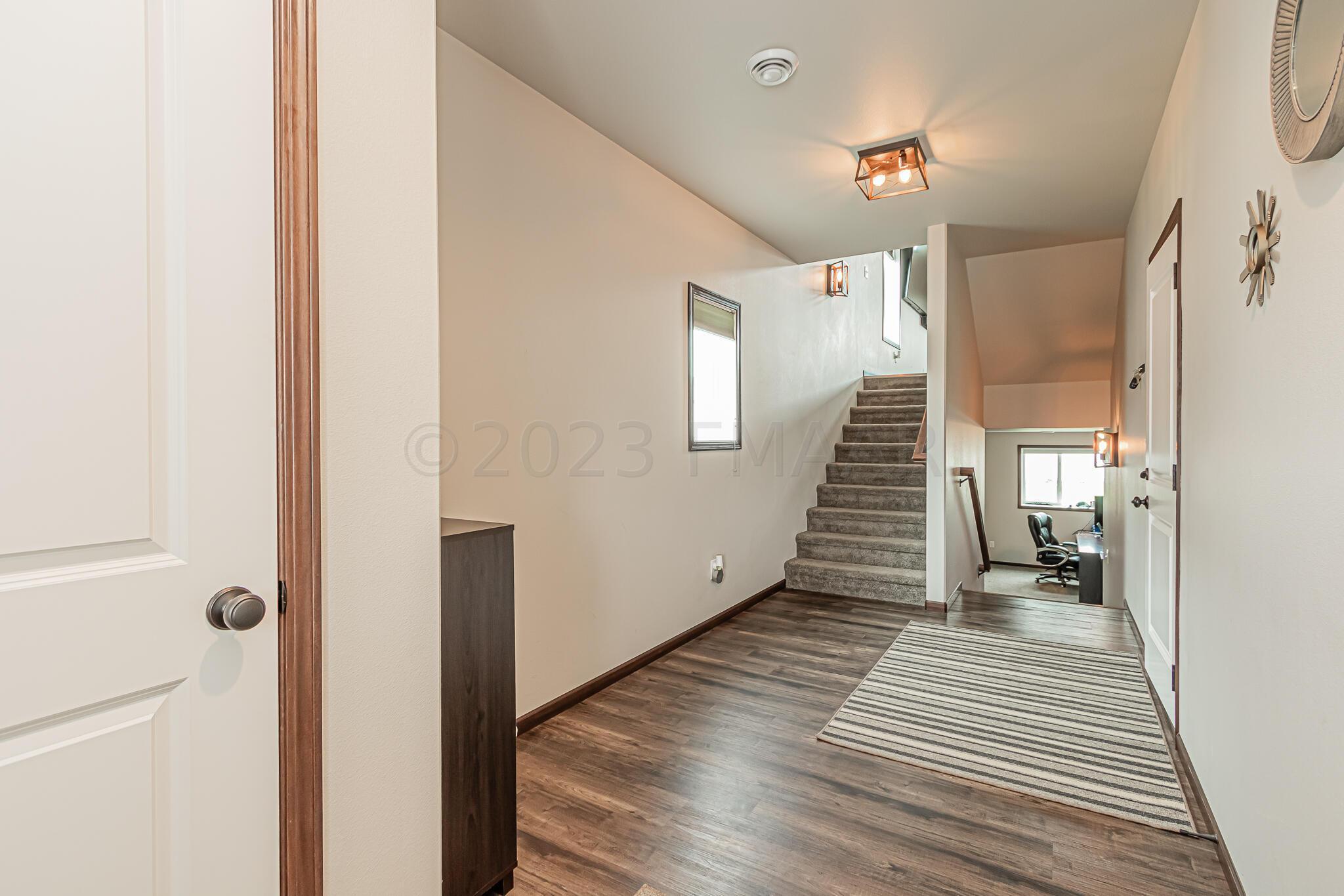 798 Albert Dr W, West Fargo, ND 58078-21