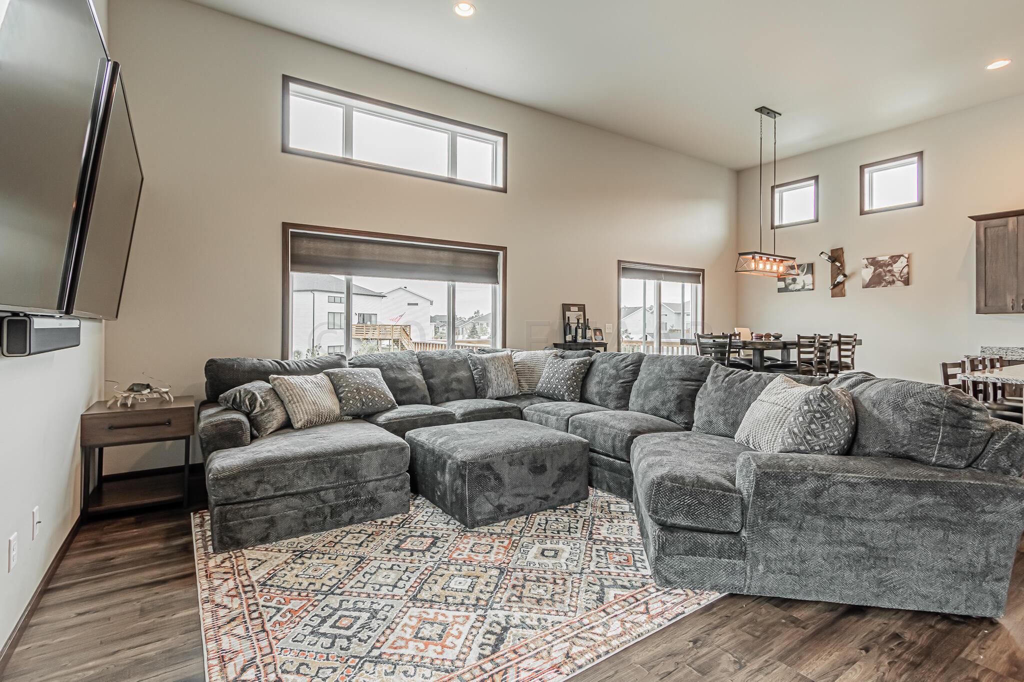 798 Albert Dr W, West Fargo, ND 58078-19