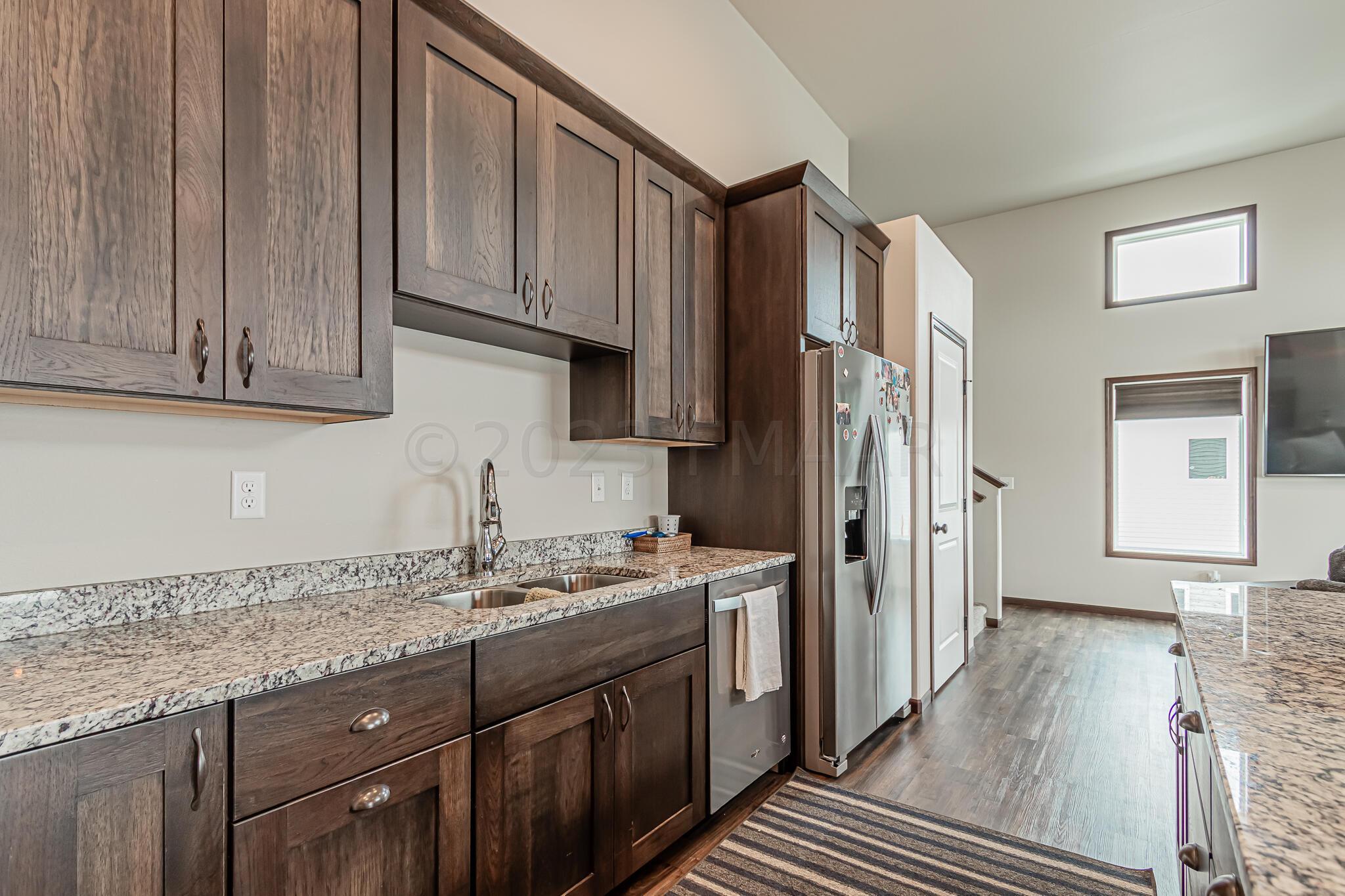 798 Albert Dr W, West Fargo, ND 58078-15