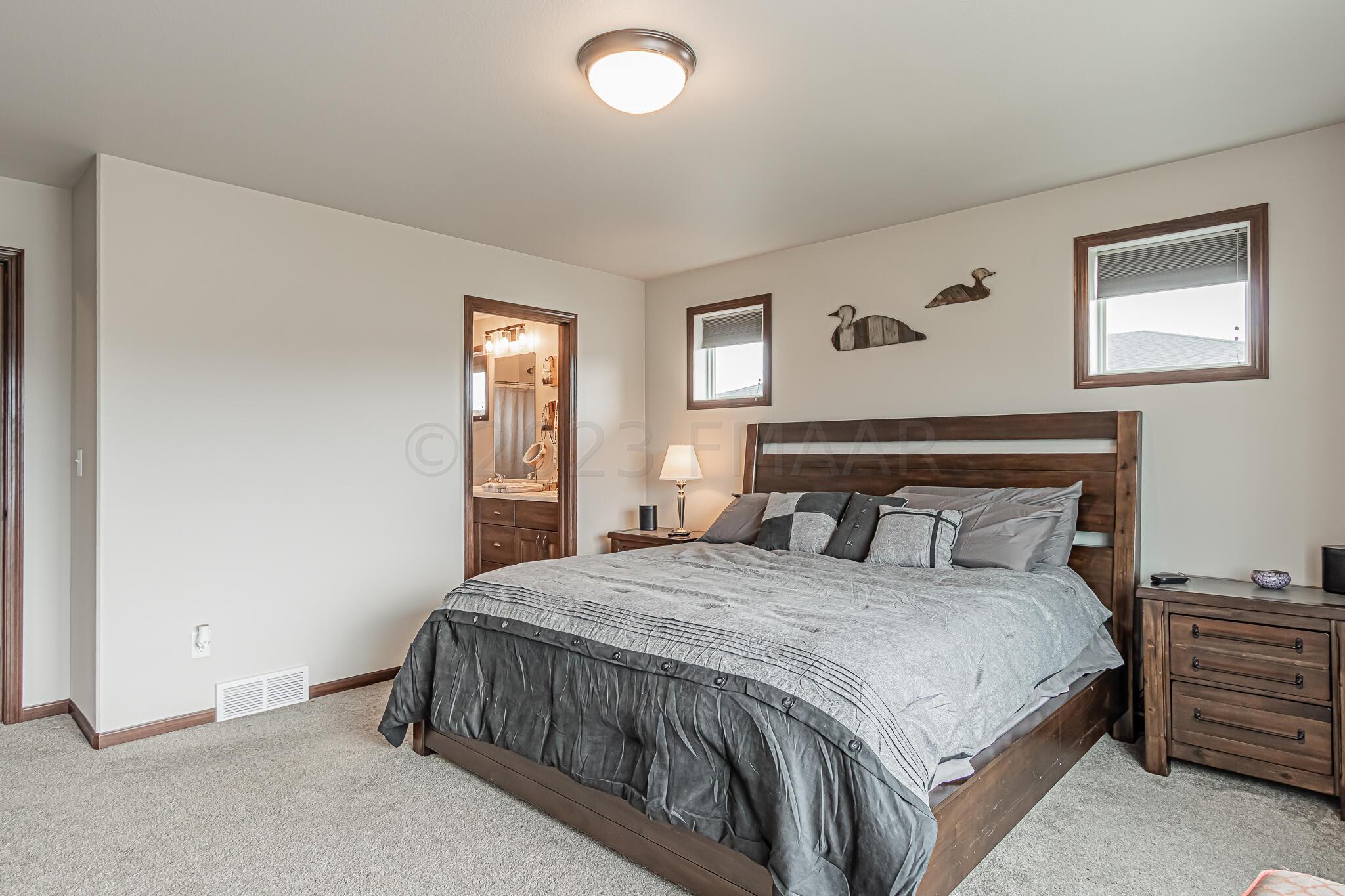 798 Albert Dr W, West Fargo, ND 58078-03