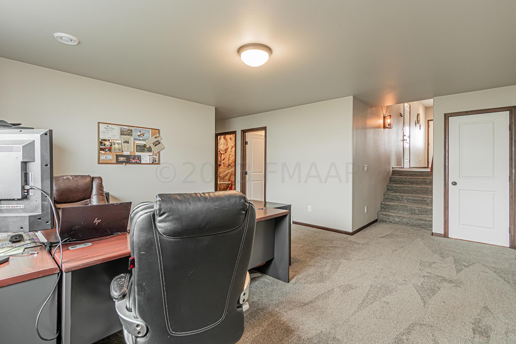 798 Albert Dr W, West Fargo, ND 58078-23