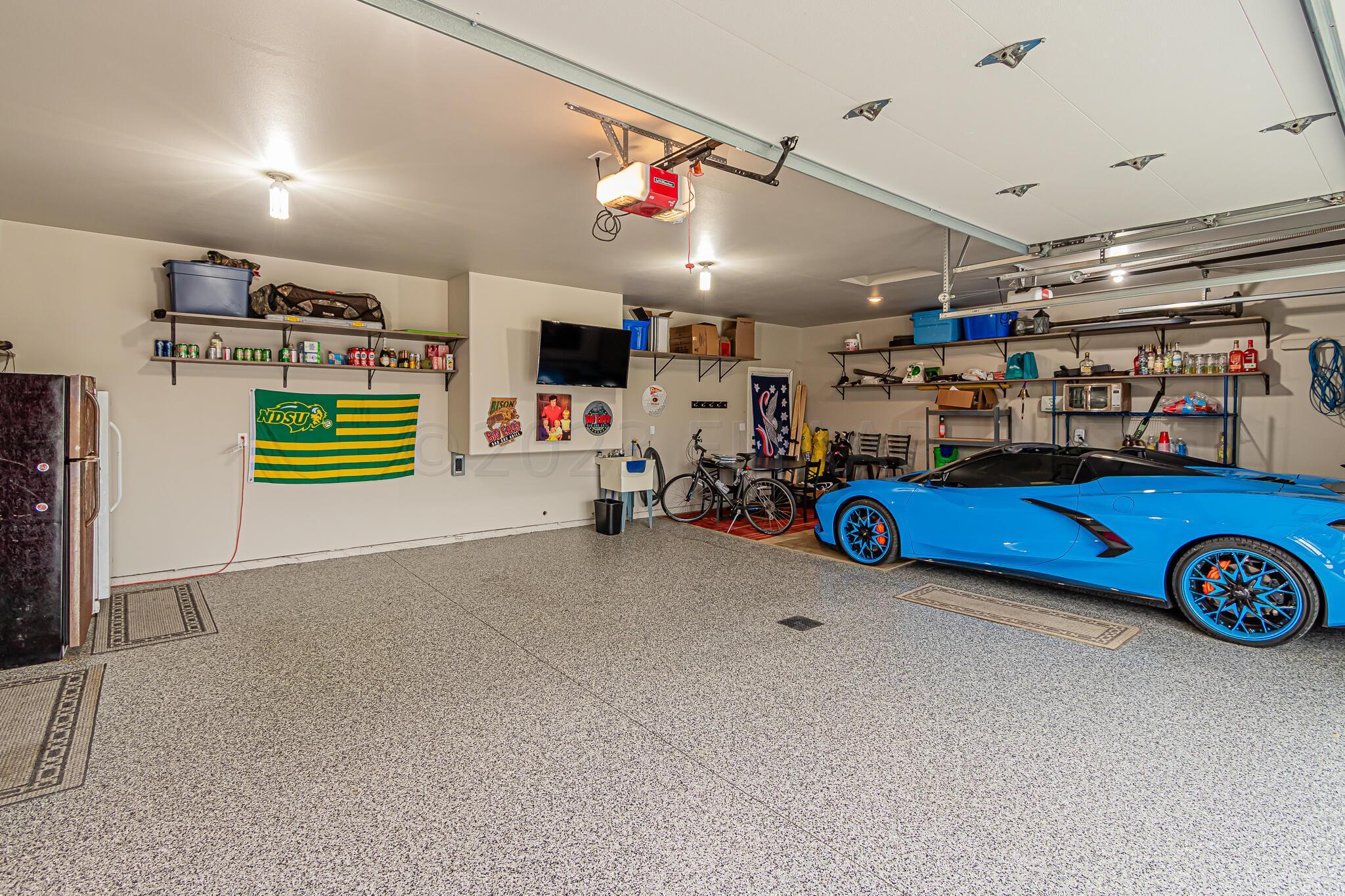 798 Albert Dr W, West Fargo, ND 58078-28