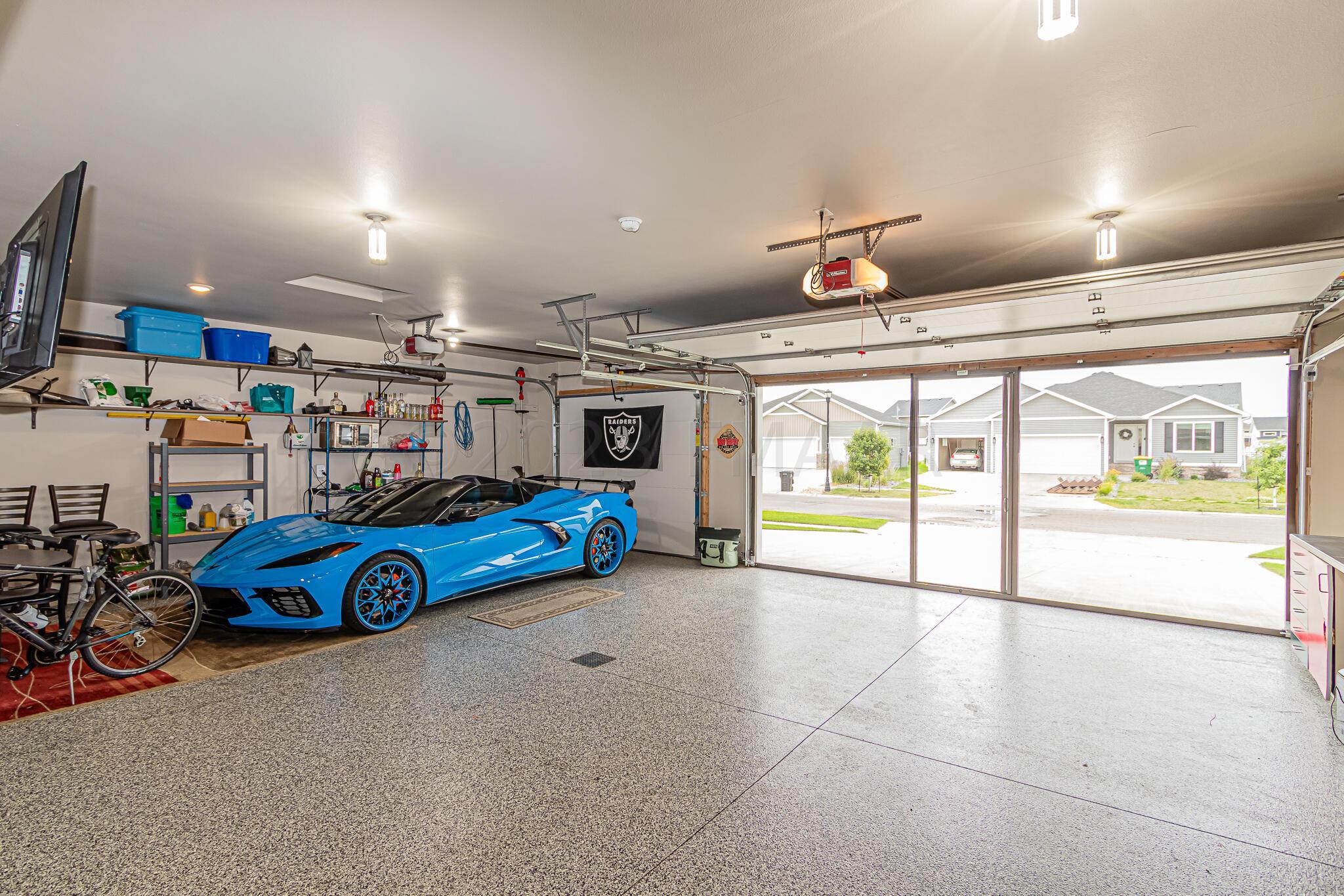 798 Albert Dr W, West Fargo, ND 58078-29