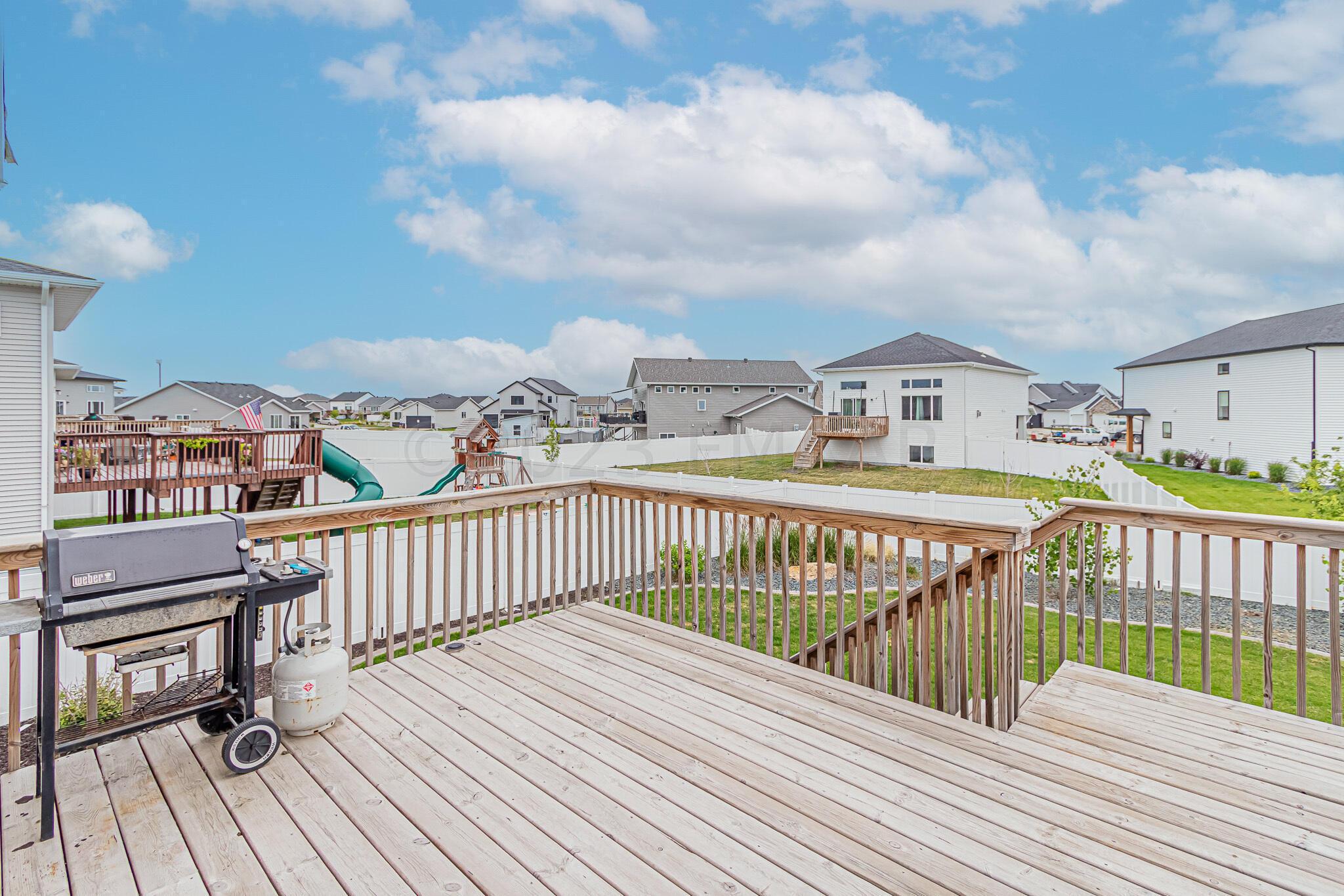 798 Albert Dr W, West Fargo, ND 58078-30