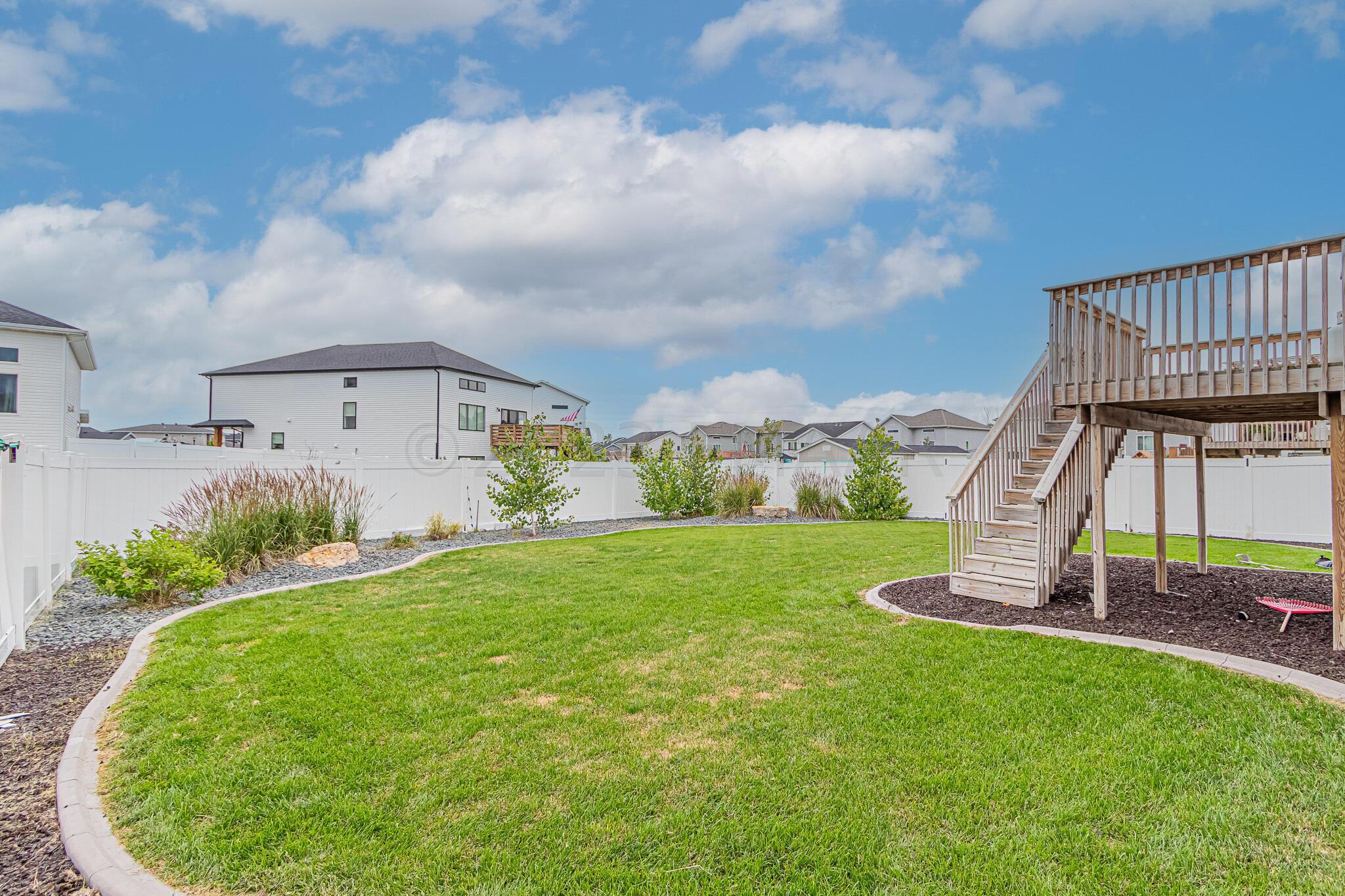 798 Albert Dr W, West Fargo, ND 58078-32