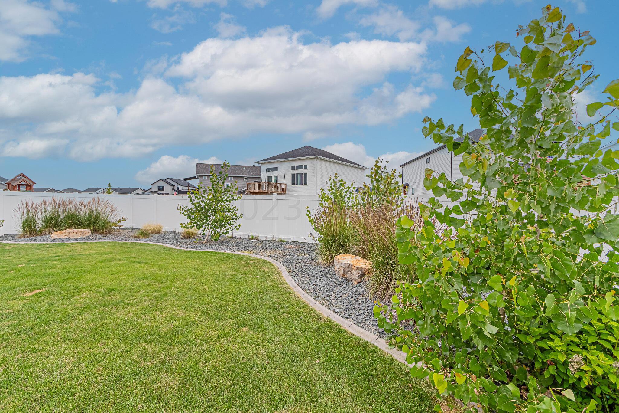 798 Albert Dr W, West Fargo, ND 58078-34