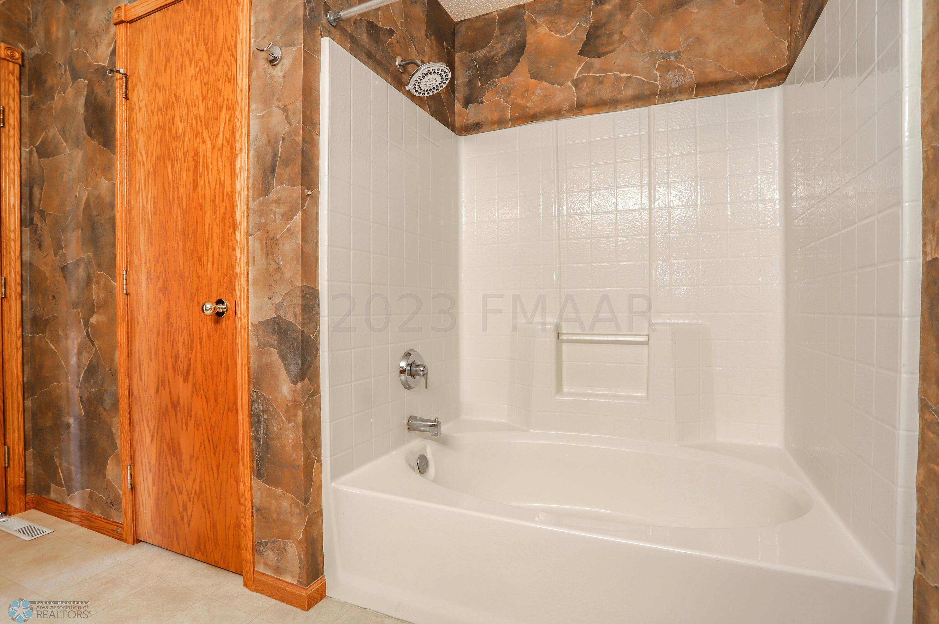 Hollywood bath