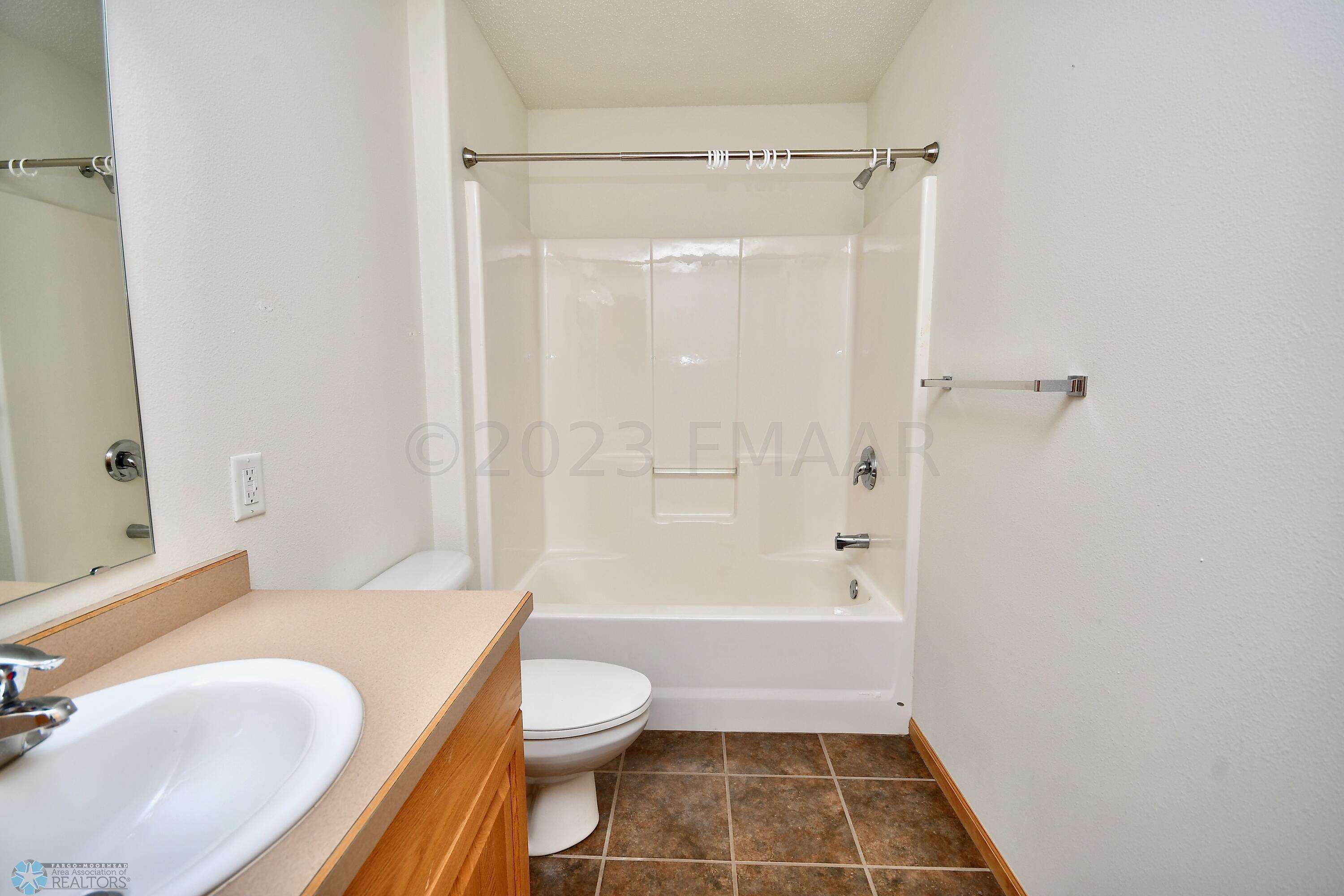 3634 Harrison St S Fargo