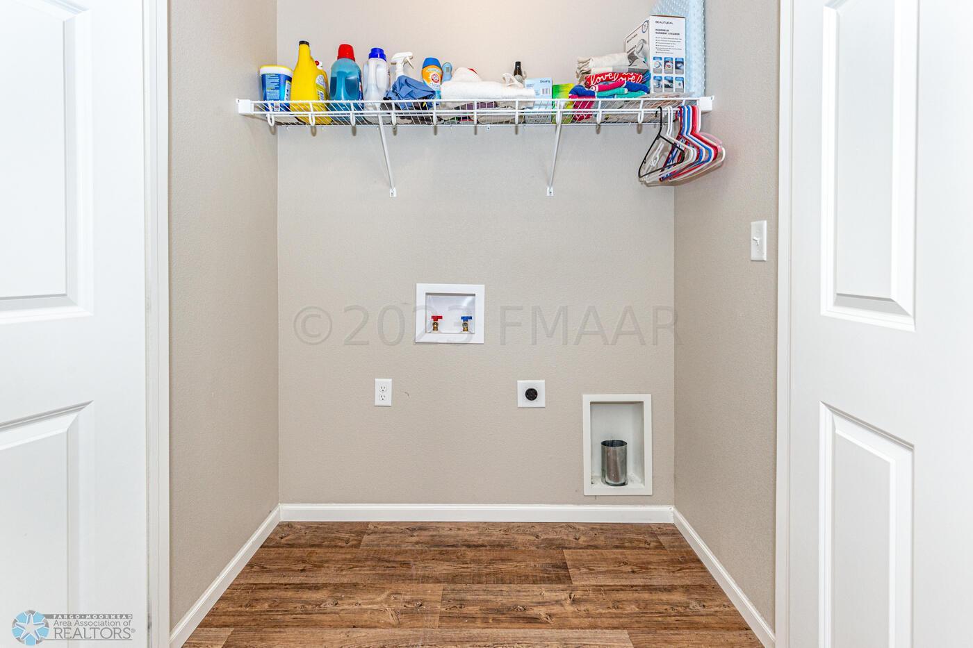(20) Laundry Closet