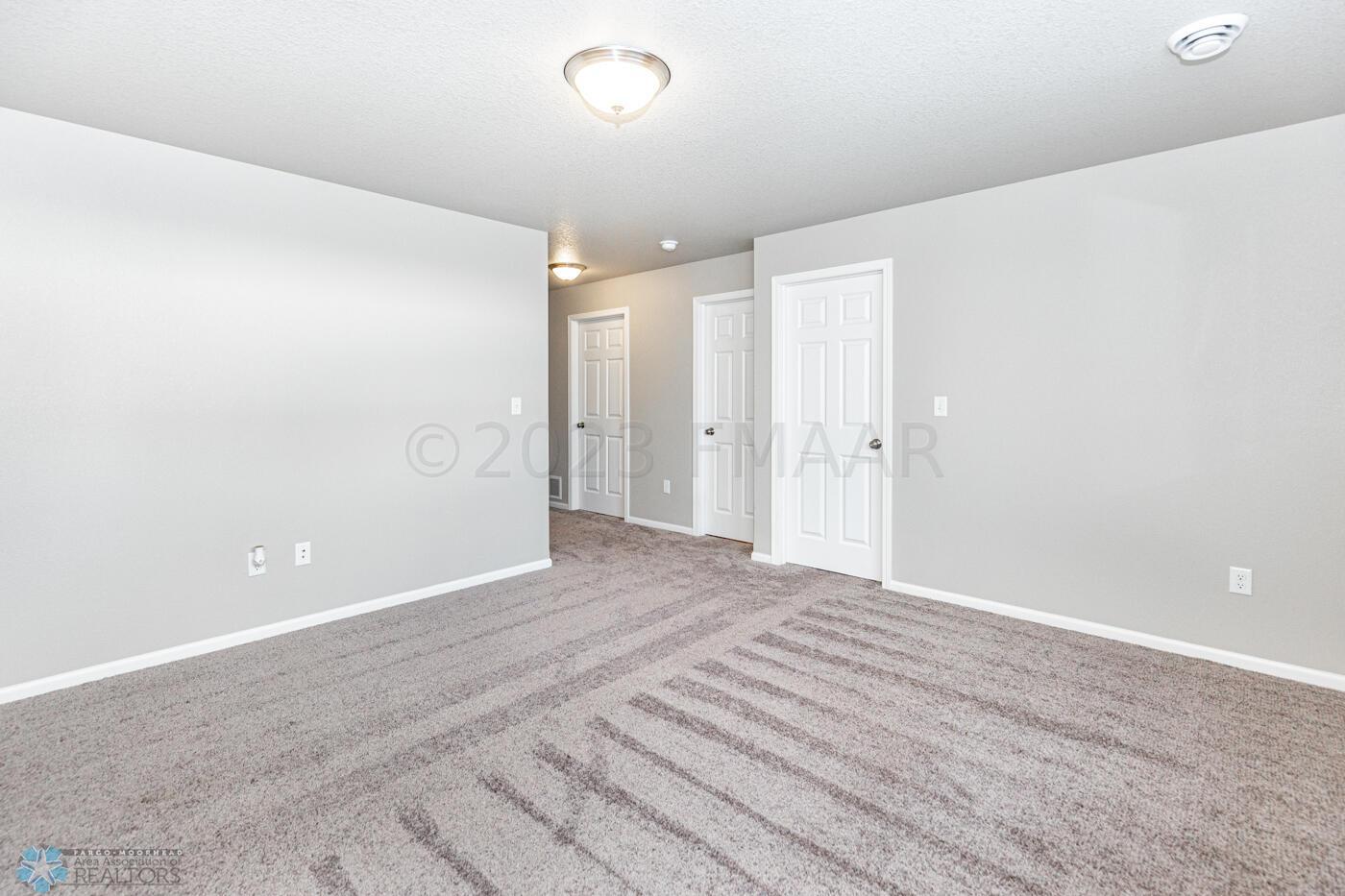 (21) Family Room