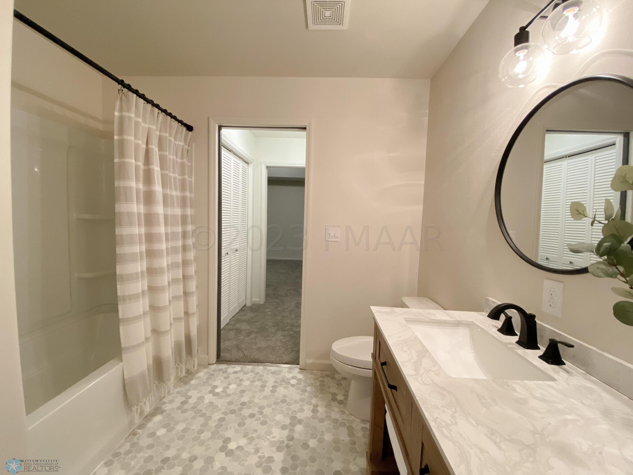 UPPER LEVEL BATH 2