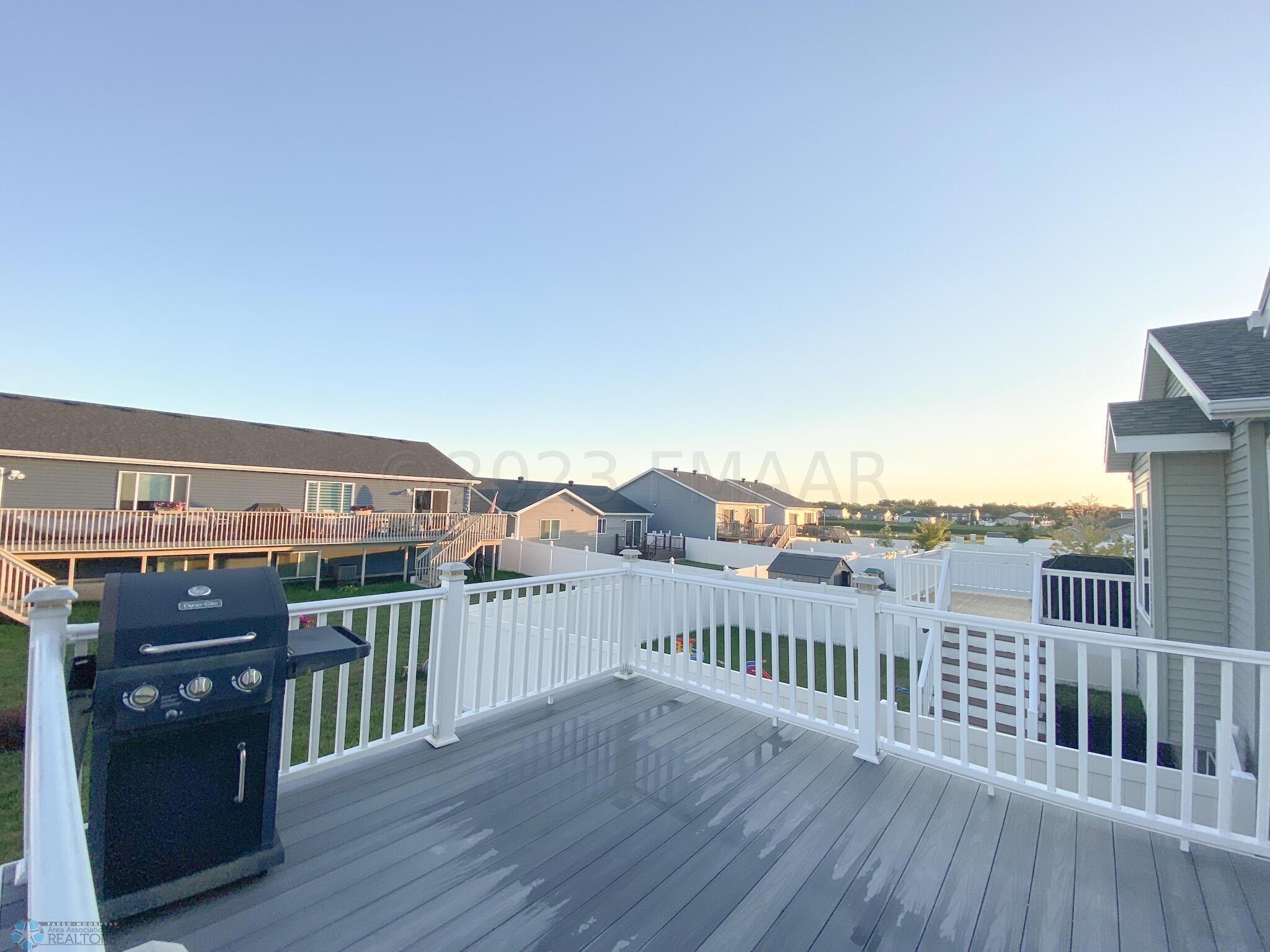 lARGECOMPOSITE DECK
