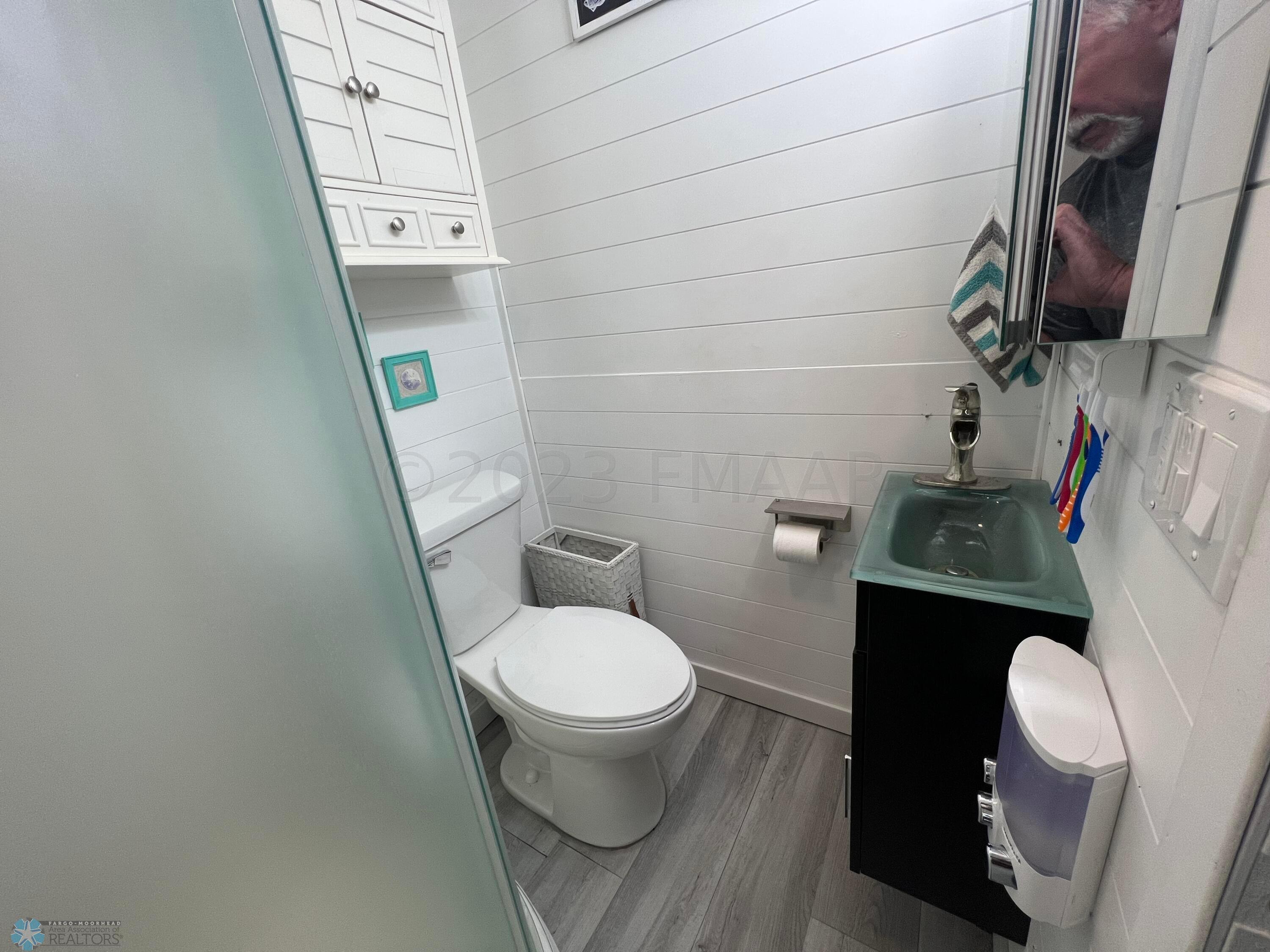 18 Bathroom