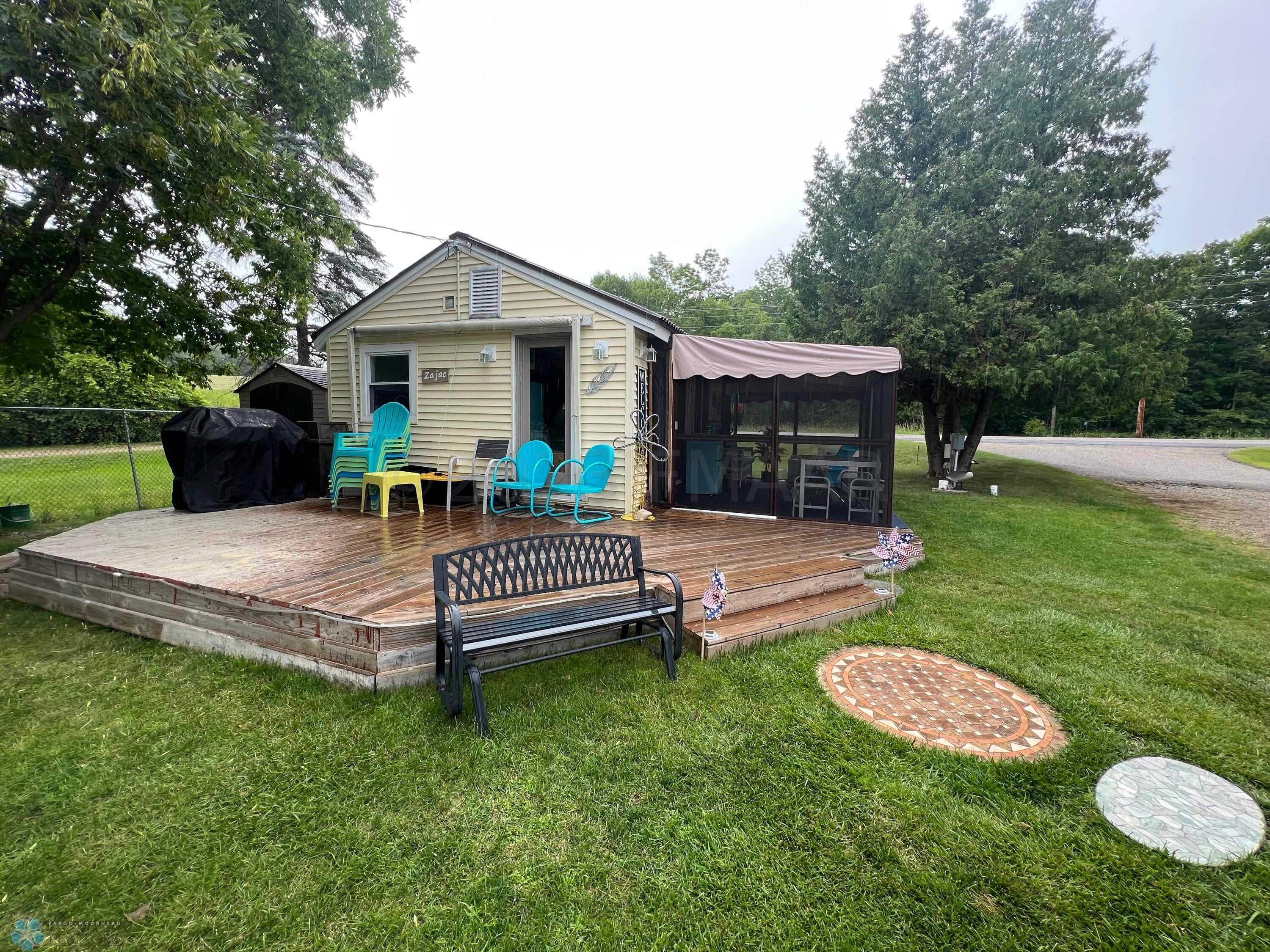 20 Deck & Screen Porch