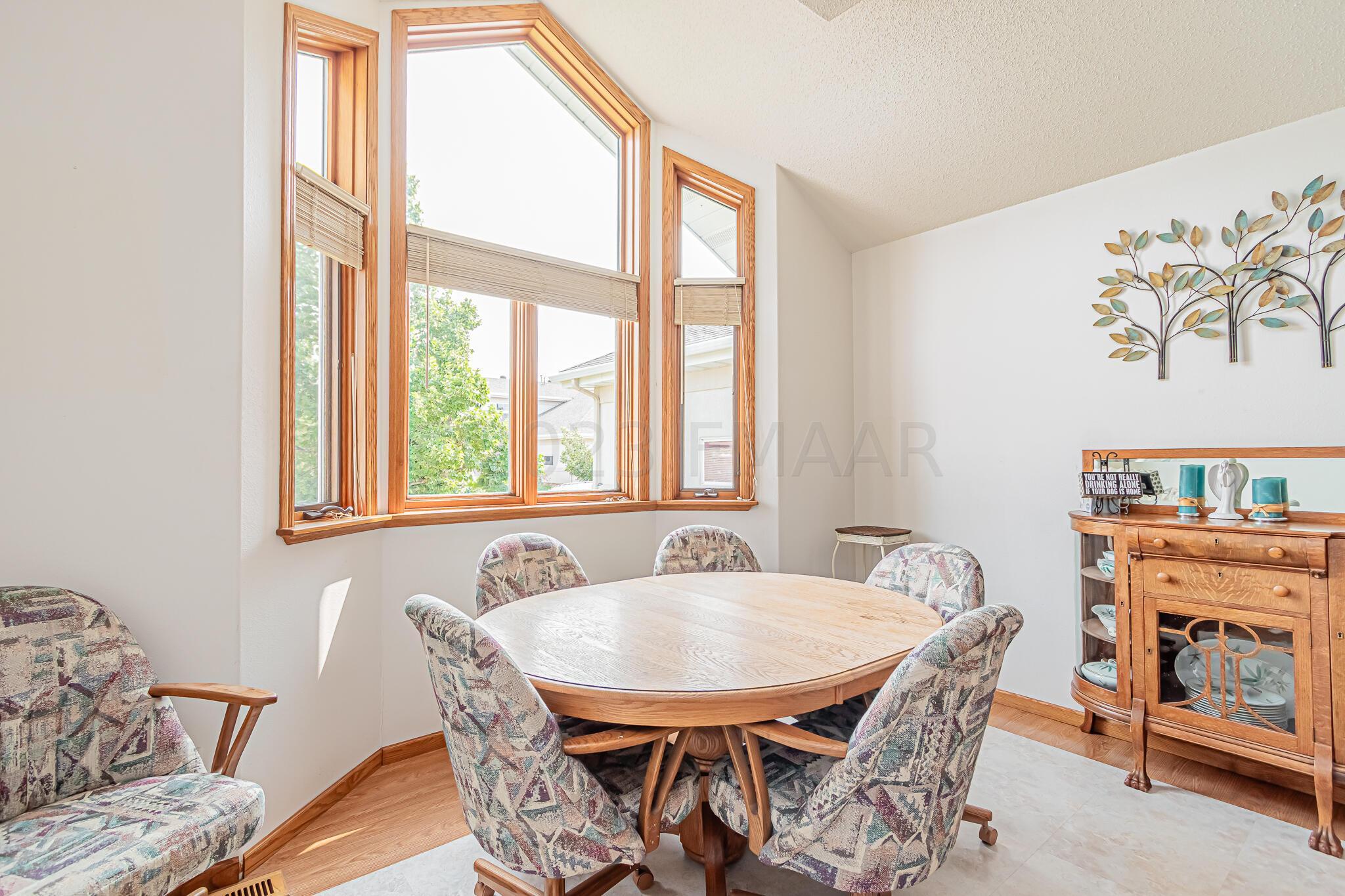 1146 Eagle Park Dr S, Fargo, ND 58104-29