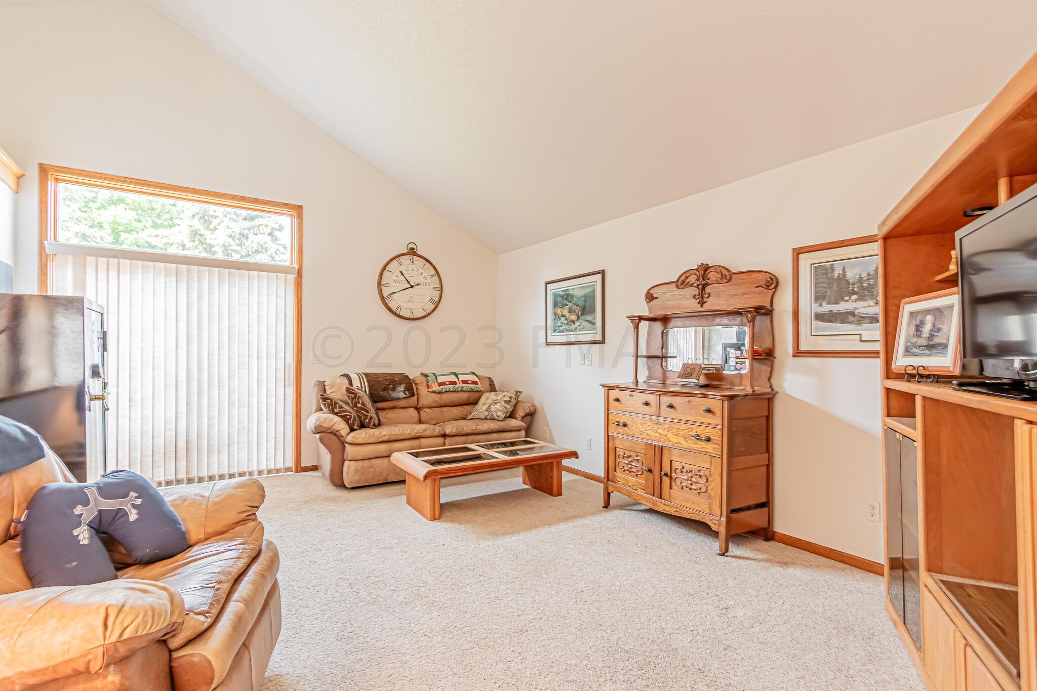 1146 Eagle Park Dr S, Fargo, ND 58104-24