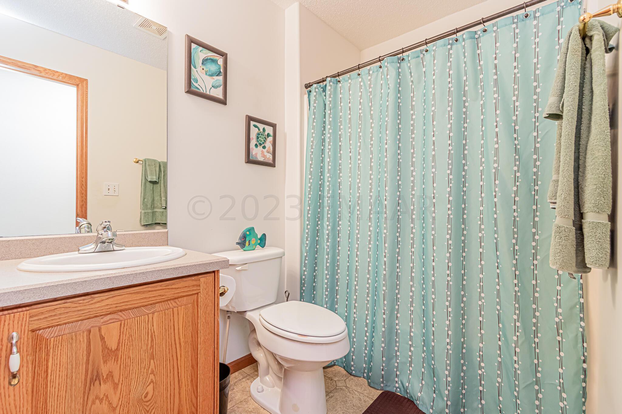 1146 Eagle Park Dr S, Fargo, ND 58104-13