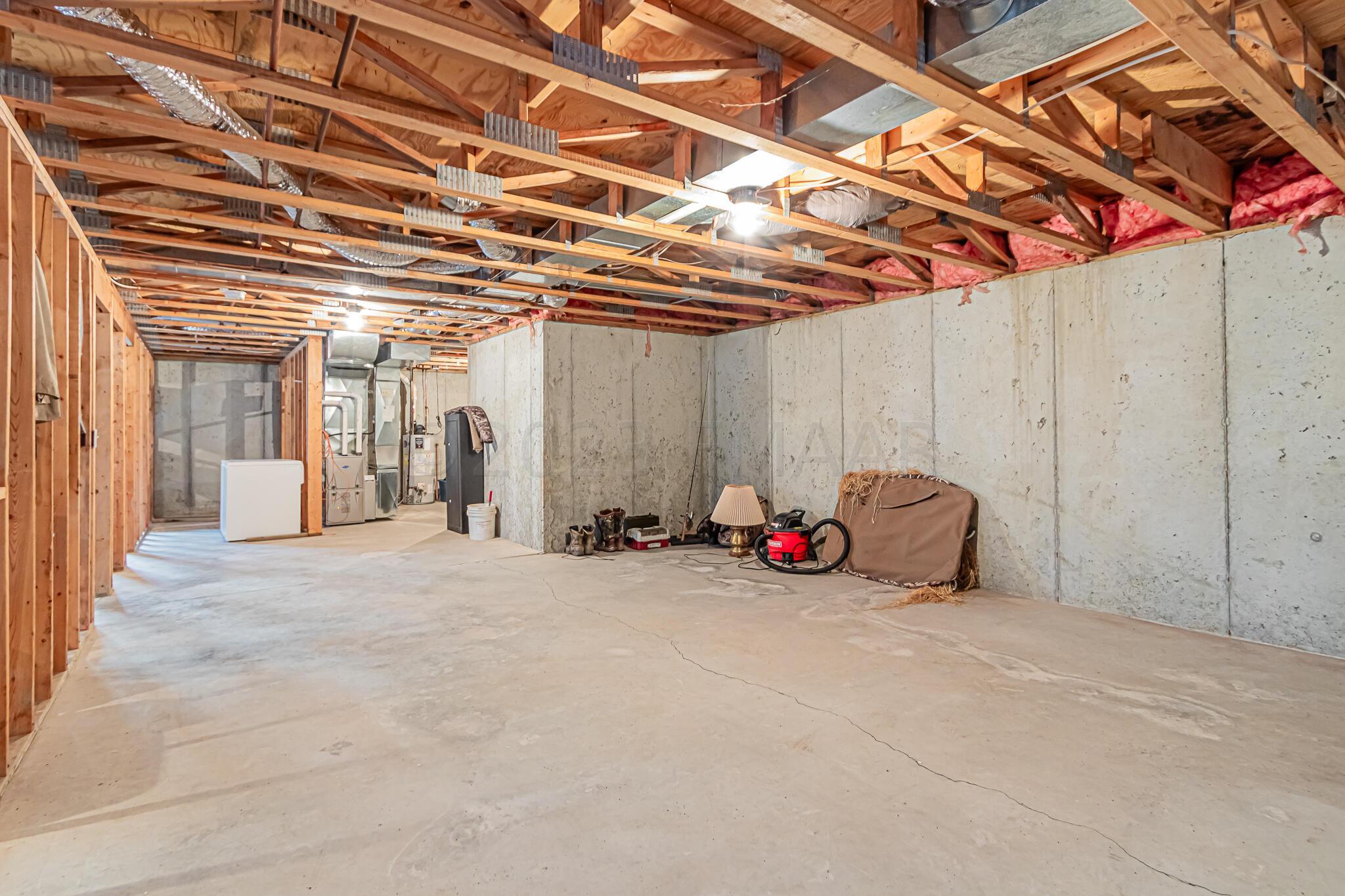1146 Eagle Park Dr S, Fargo, ND 58104-07