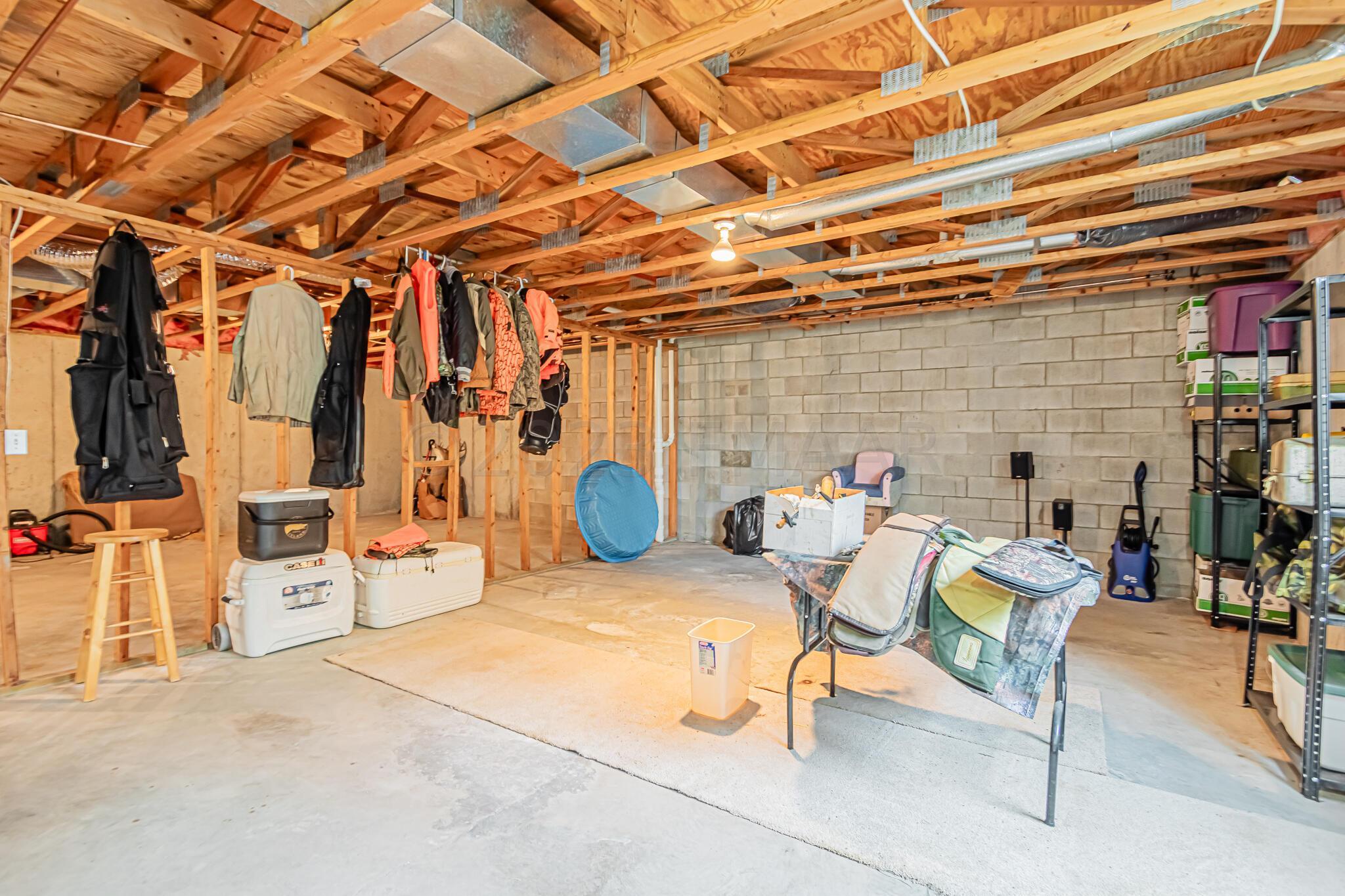 1146 Eagle Park Dr S, Fargo, ND 58104-08