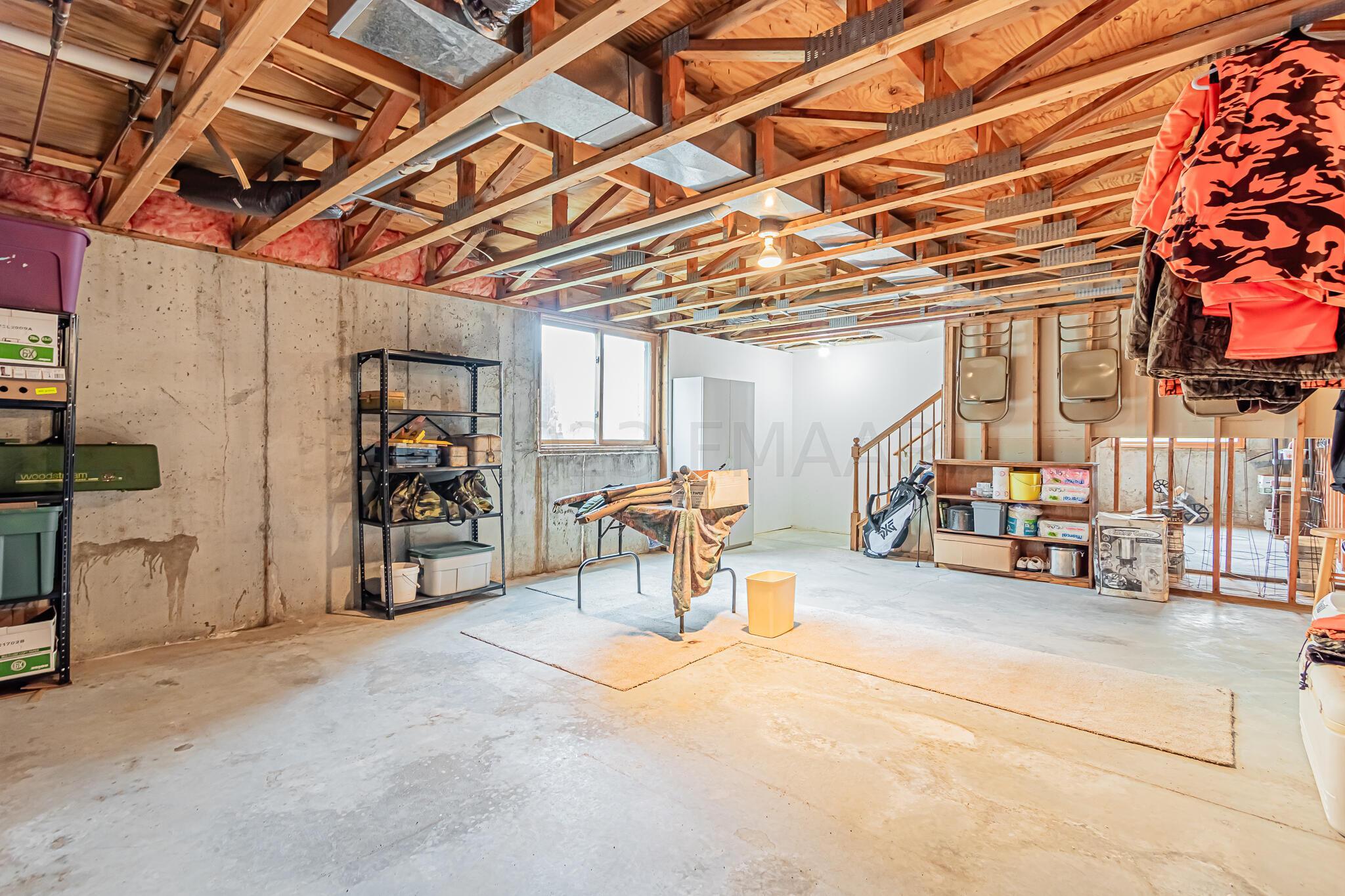 1146 Eagle Park Dr S, Fargo, ND 58104-09
