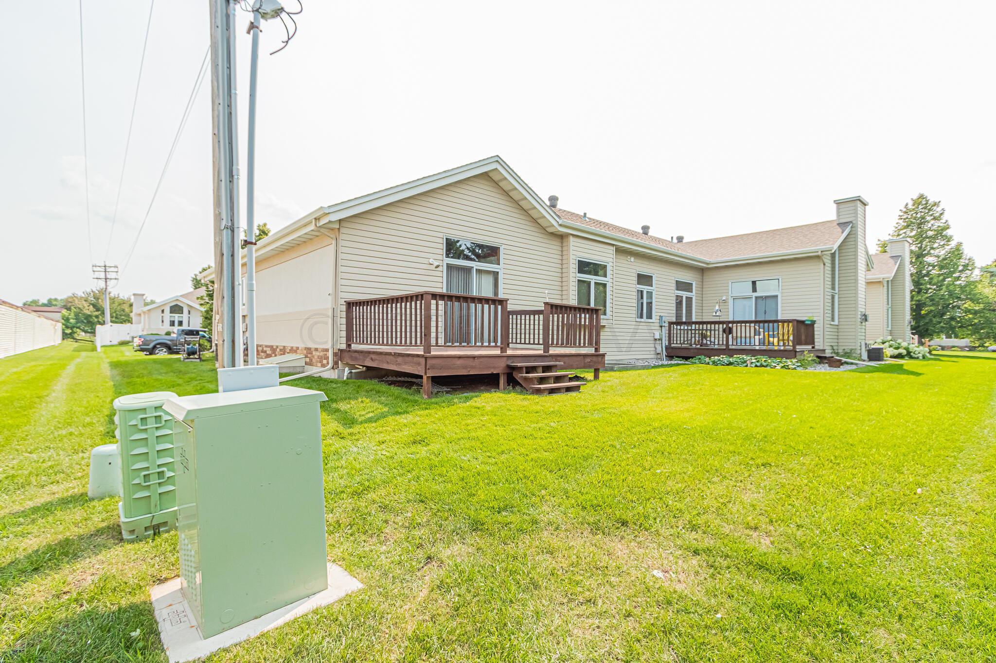 1146 Eagle Park Dr S, Fargo, ND 58104-40