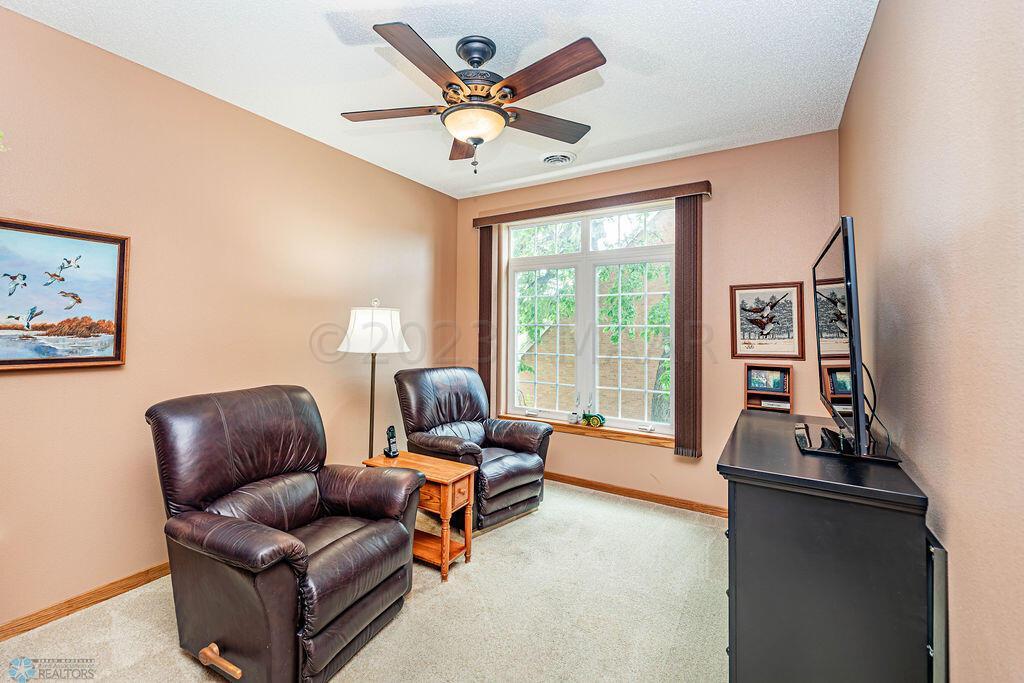 Den/2nd Bedroom