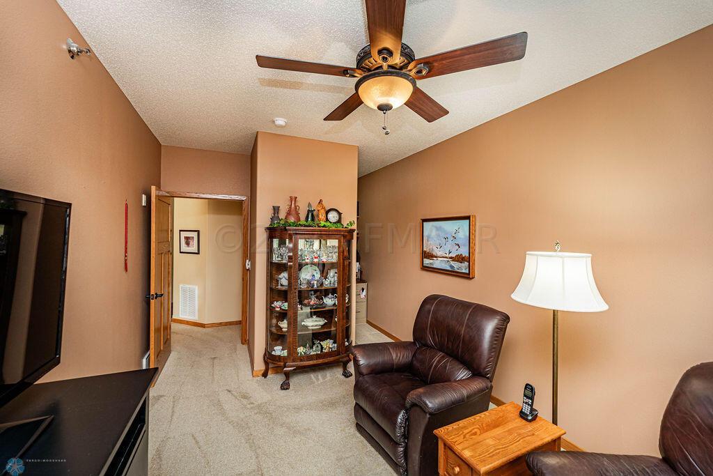 Den/2nd Bedroom