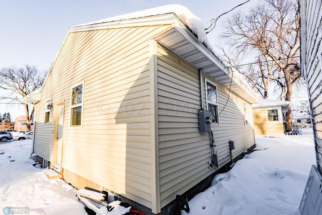 Rear/Side Exterior
